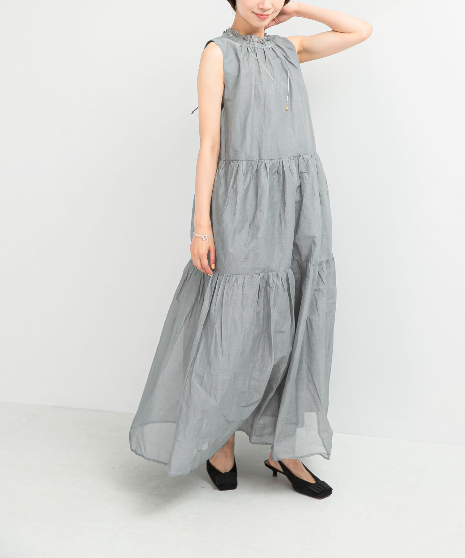 GRAY