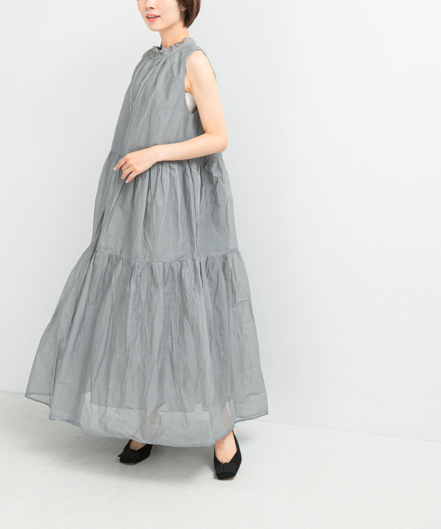 GRAY