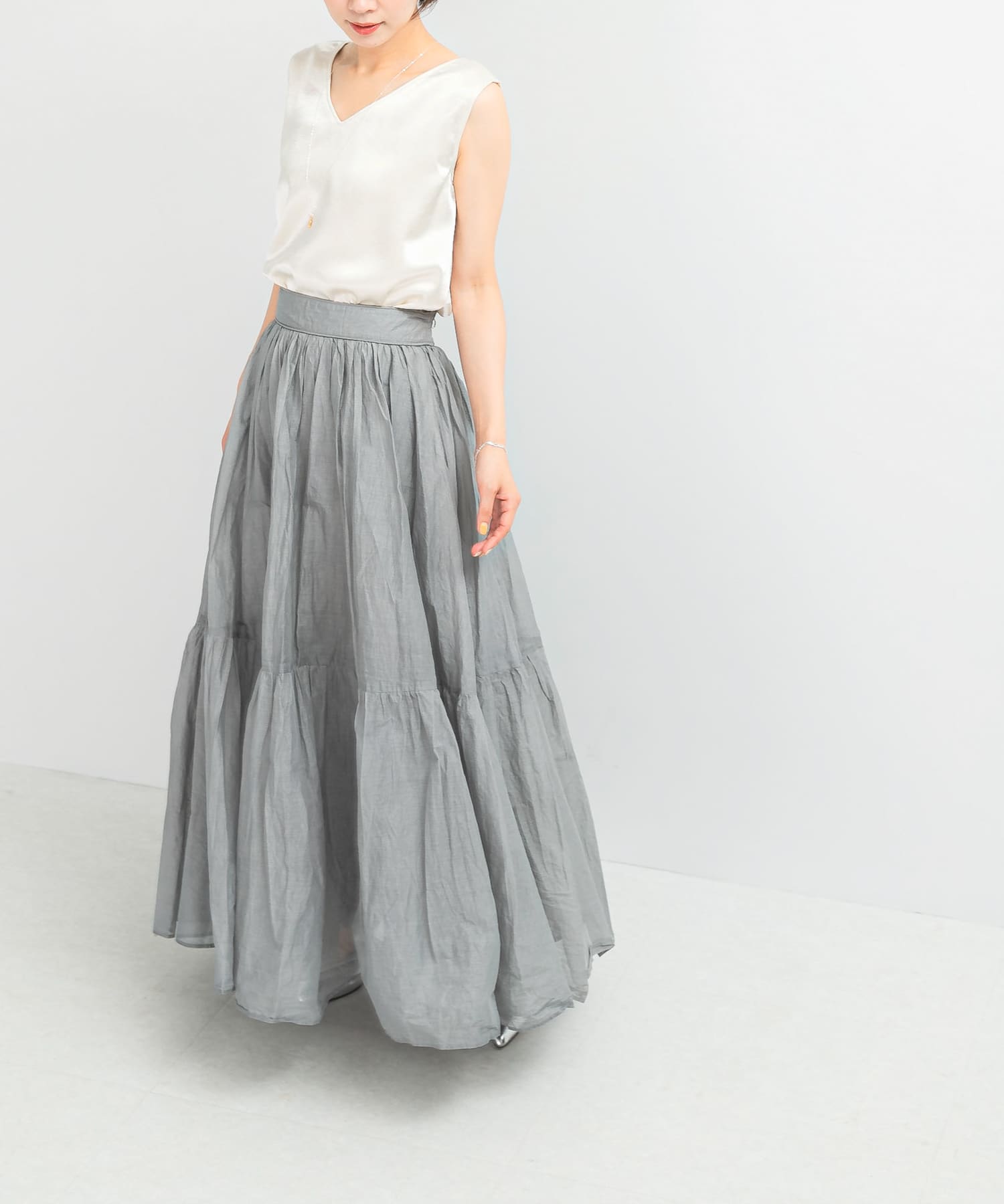 GRAY