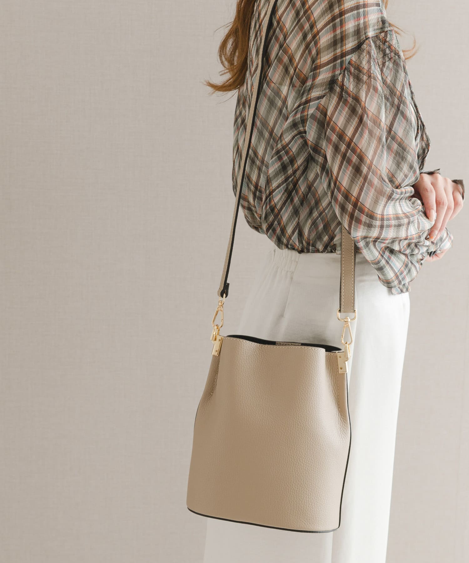 AULENTTI　ワンショルダーバッグ CAPPUCCIN -