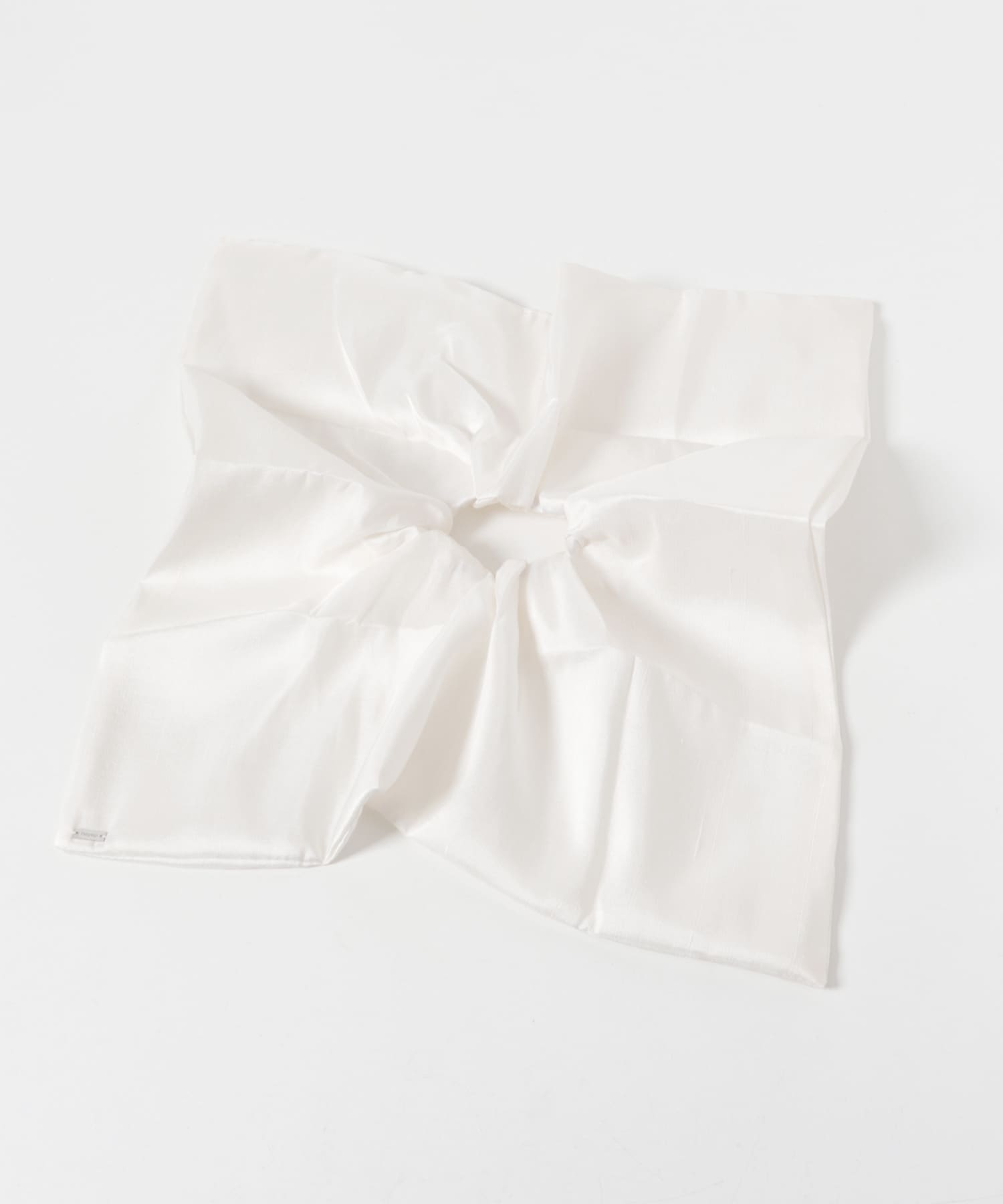 heyep　Silk Square Large Scrunchie WHITE -