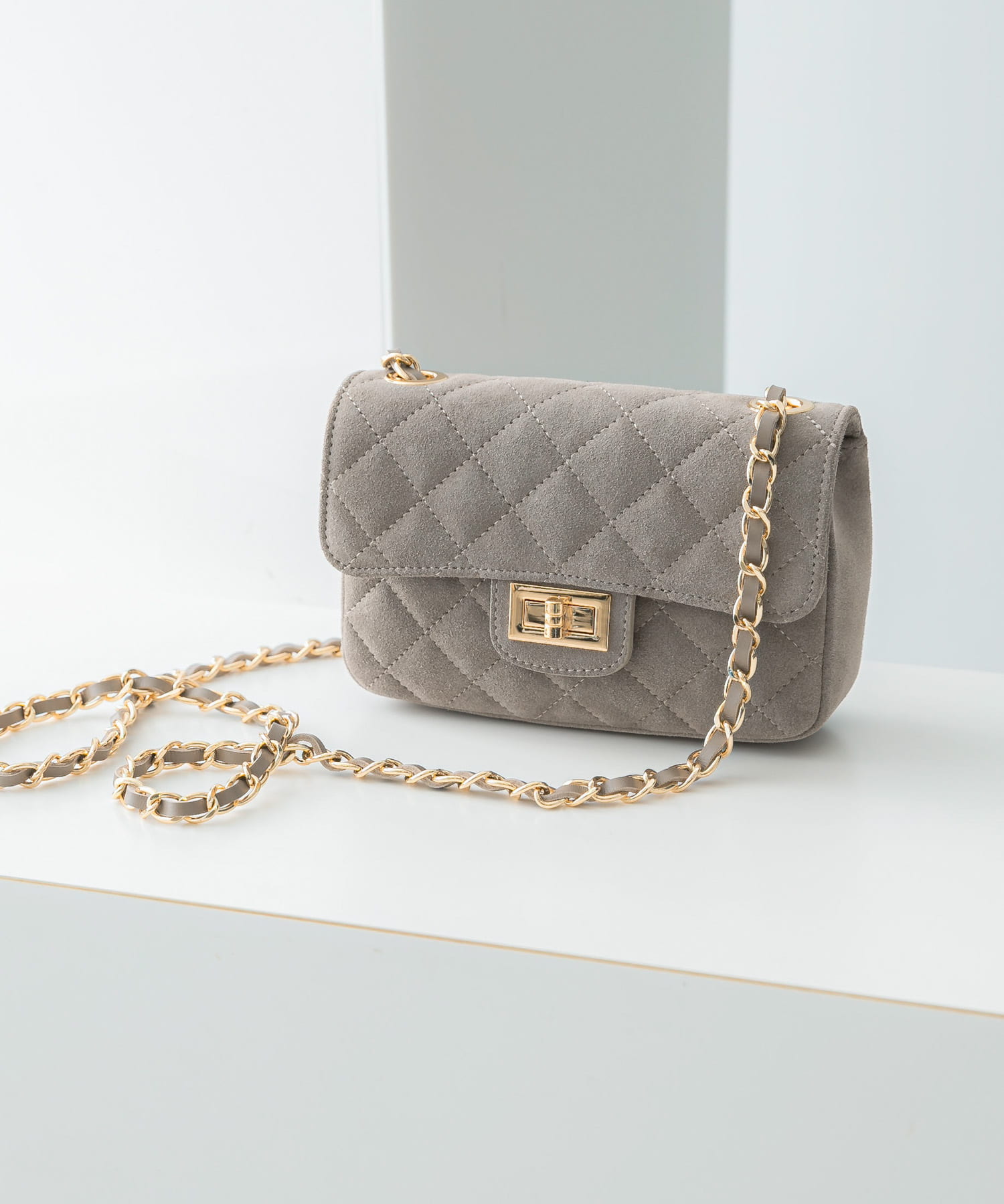 AULENTTI　スエードキルティングバッグ TAUPE -