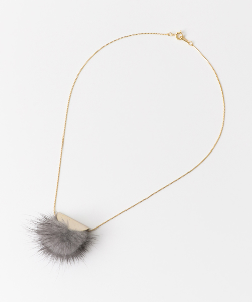 dix　FUR NECKLACE∴ グレー one