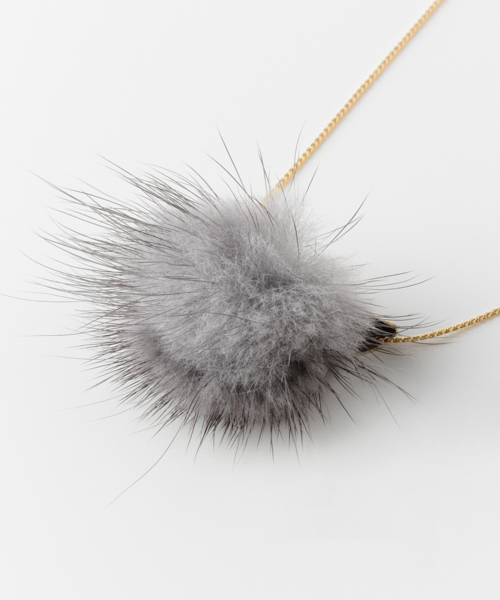 dix　FUR NECKLACE∴ グレー one