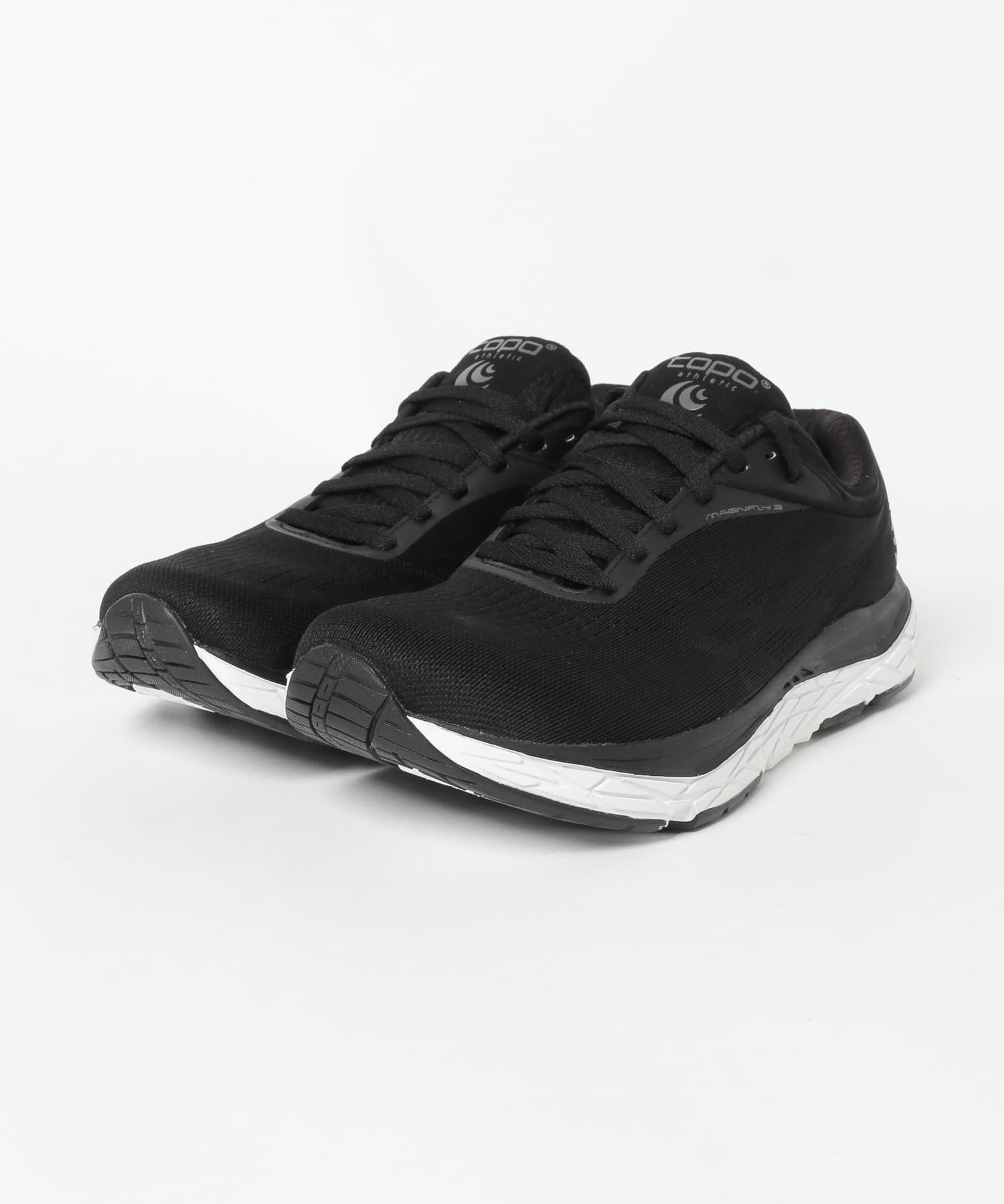 TOPO athletic　Magnifly 3∴