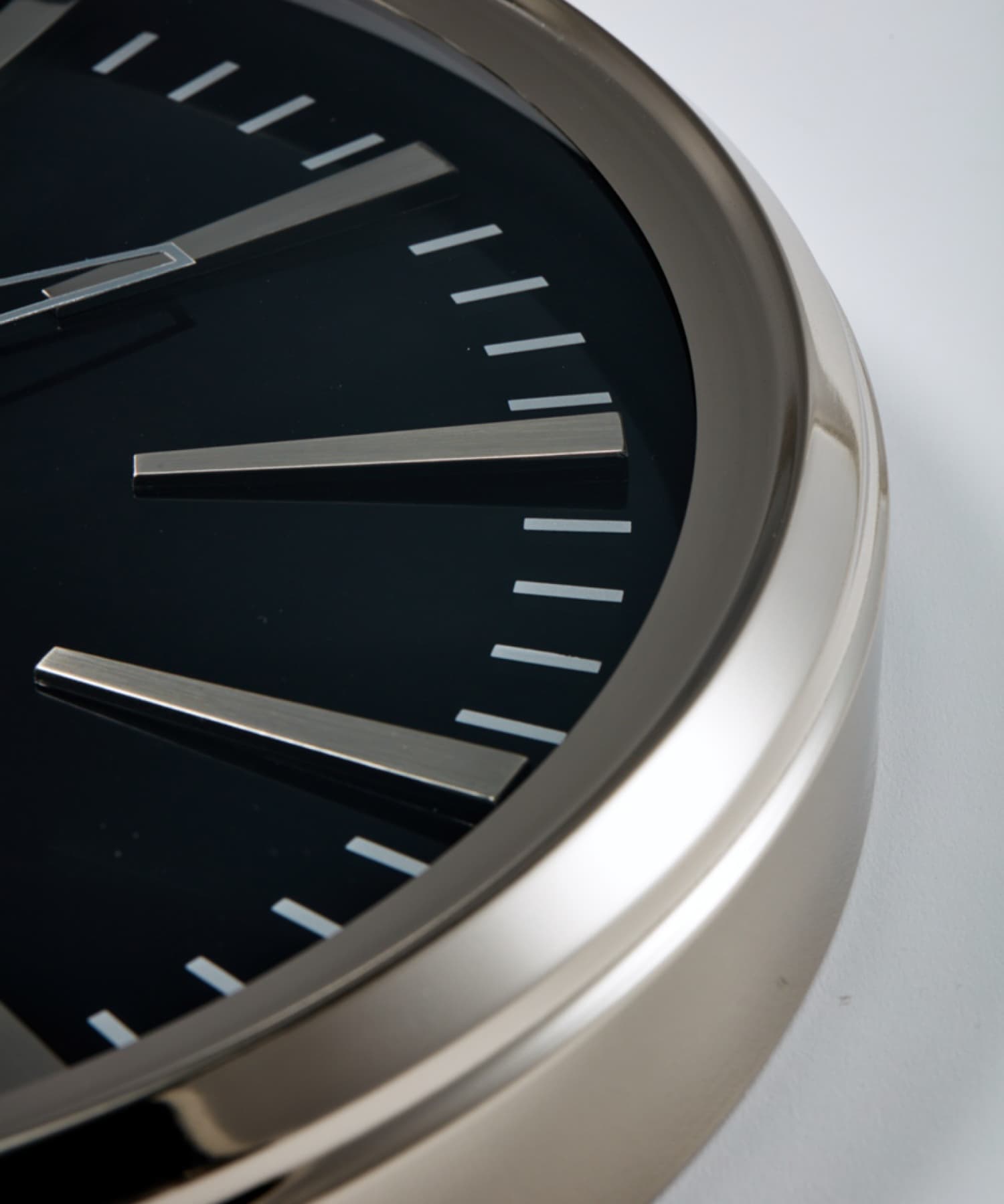nixon　Sentry Wall Clock Black one