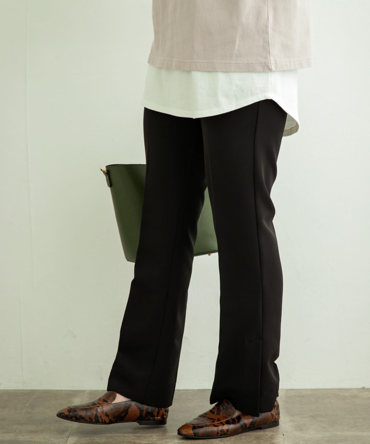 センタープレスフレアパンツ ブラック 36