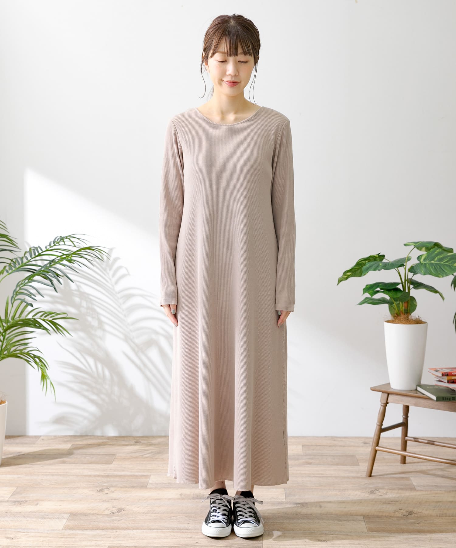 ベージュ