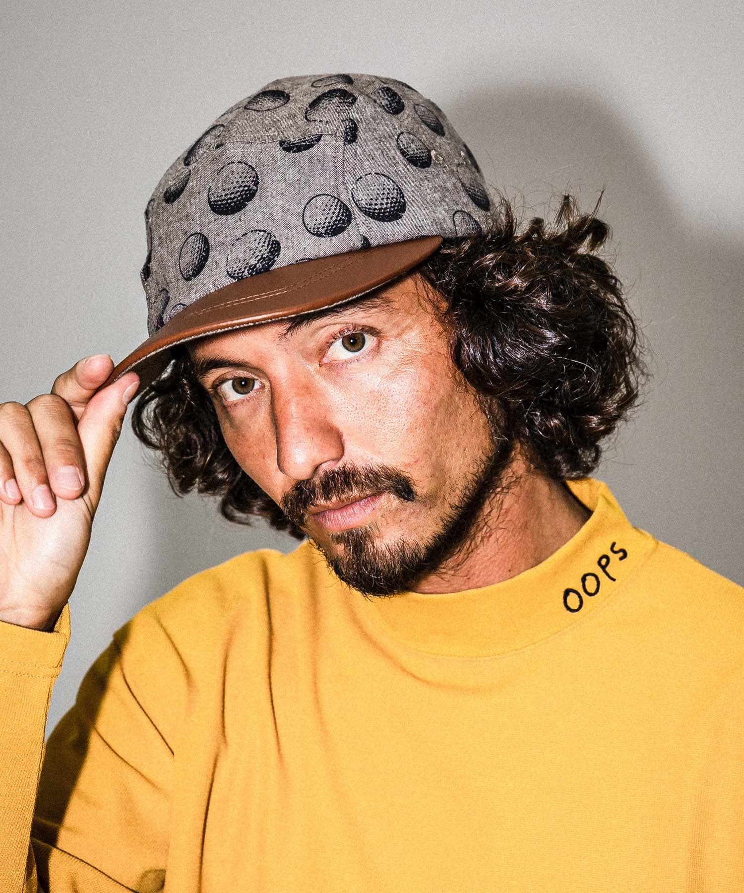 OOPS　フェイクレザー×総柄キャップ ブラウン FREE