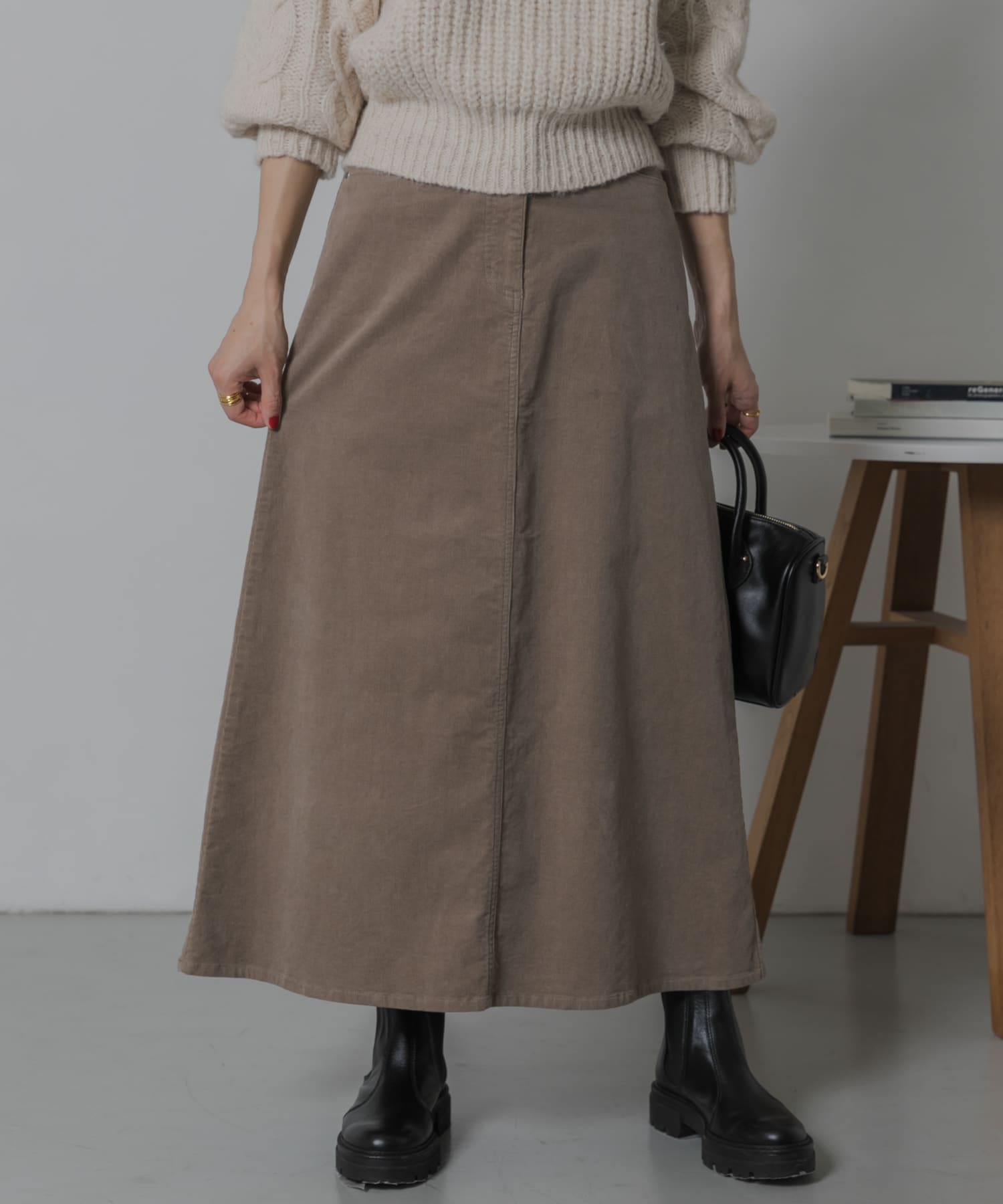 コーデュロイトラペーズスカート