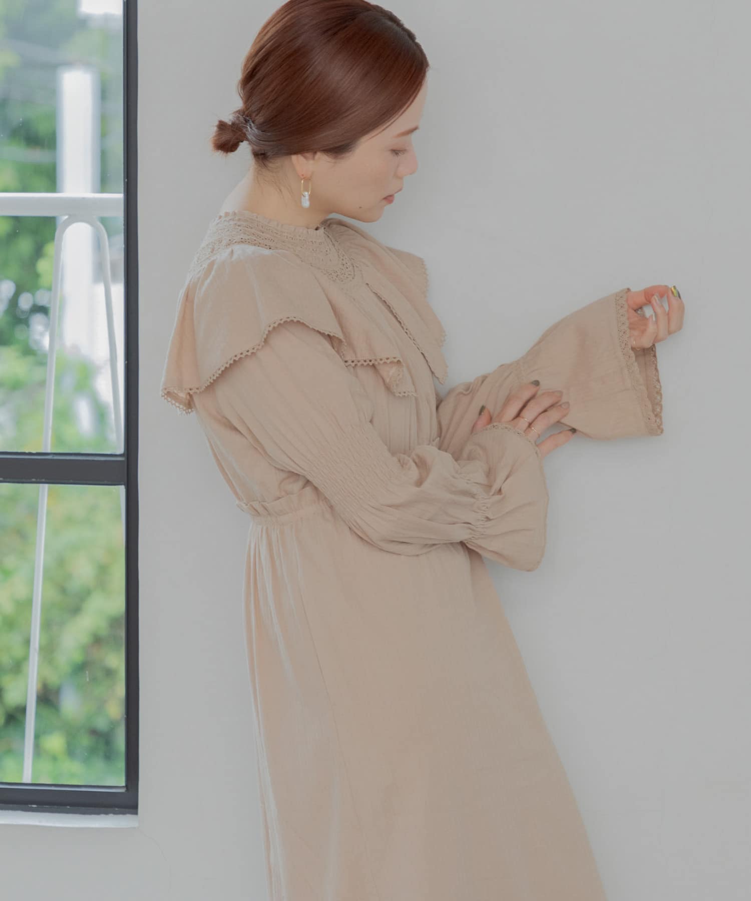 ベージュ