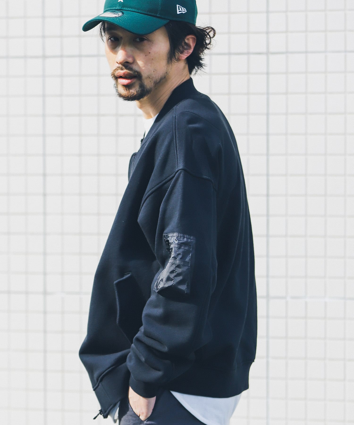 ブラック