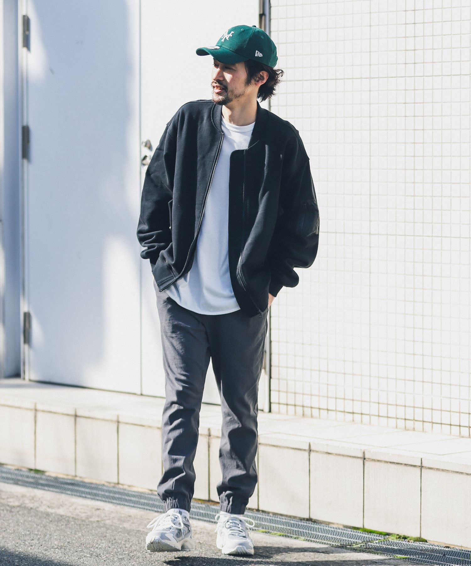 ブラック