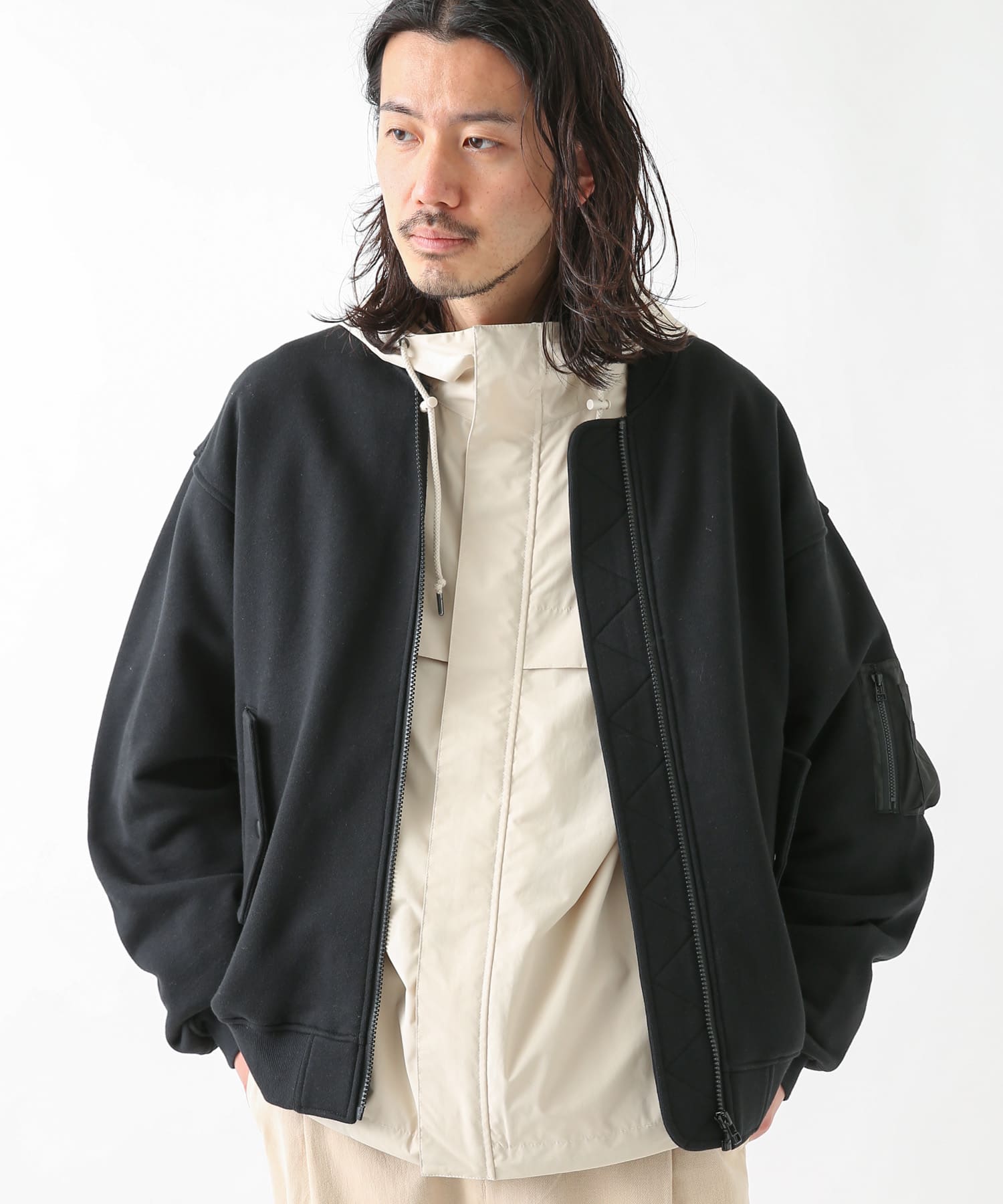ブラック
