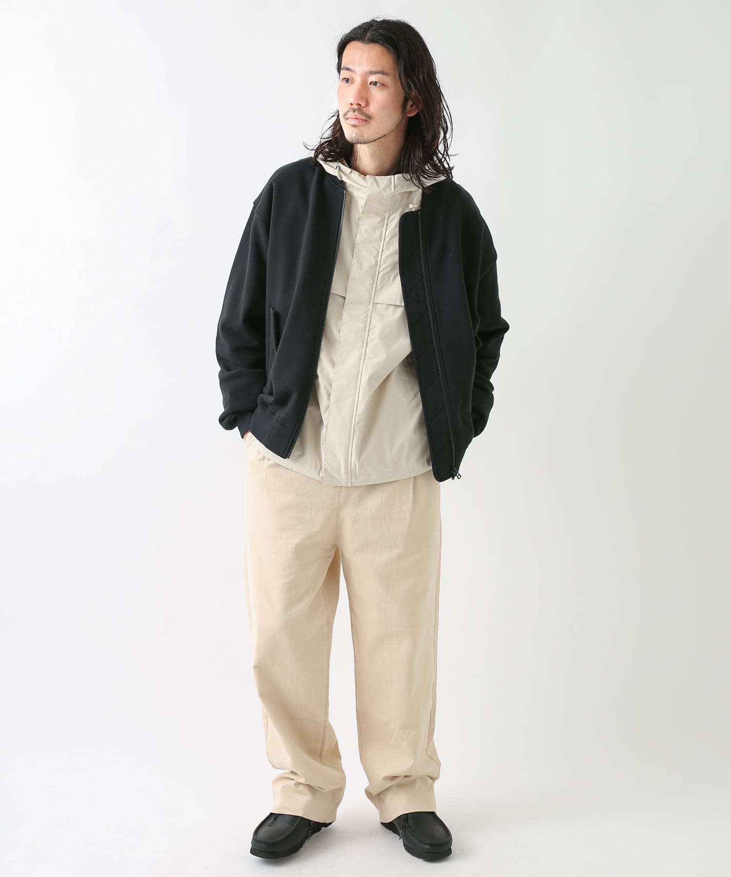 ブラック