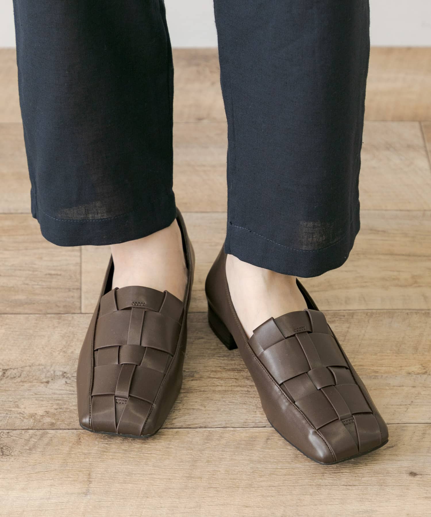 グルカスクエアフラットパンプス ブラウン S