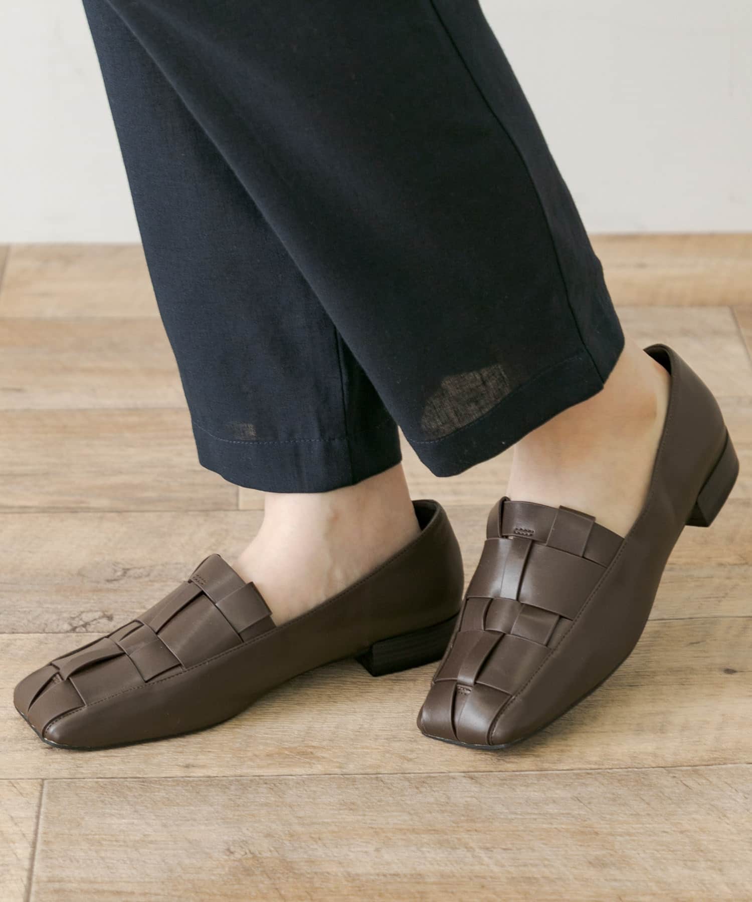 グルカスクエアフラットパンプス ブラウン S