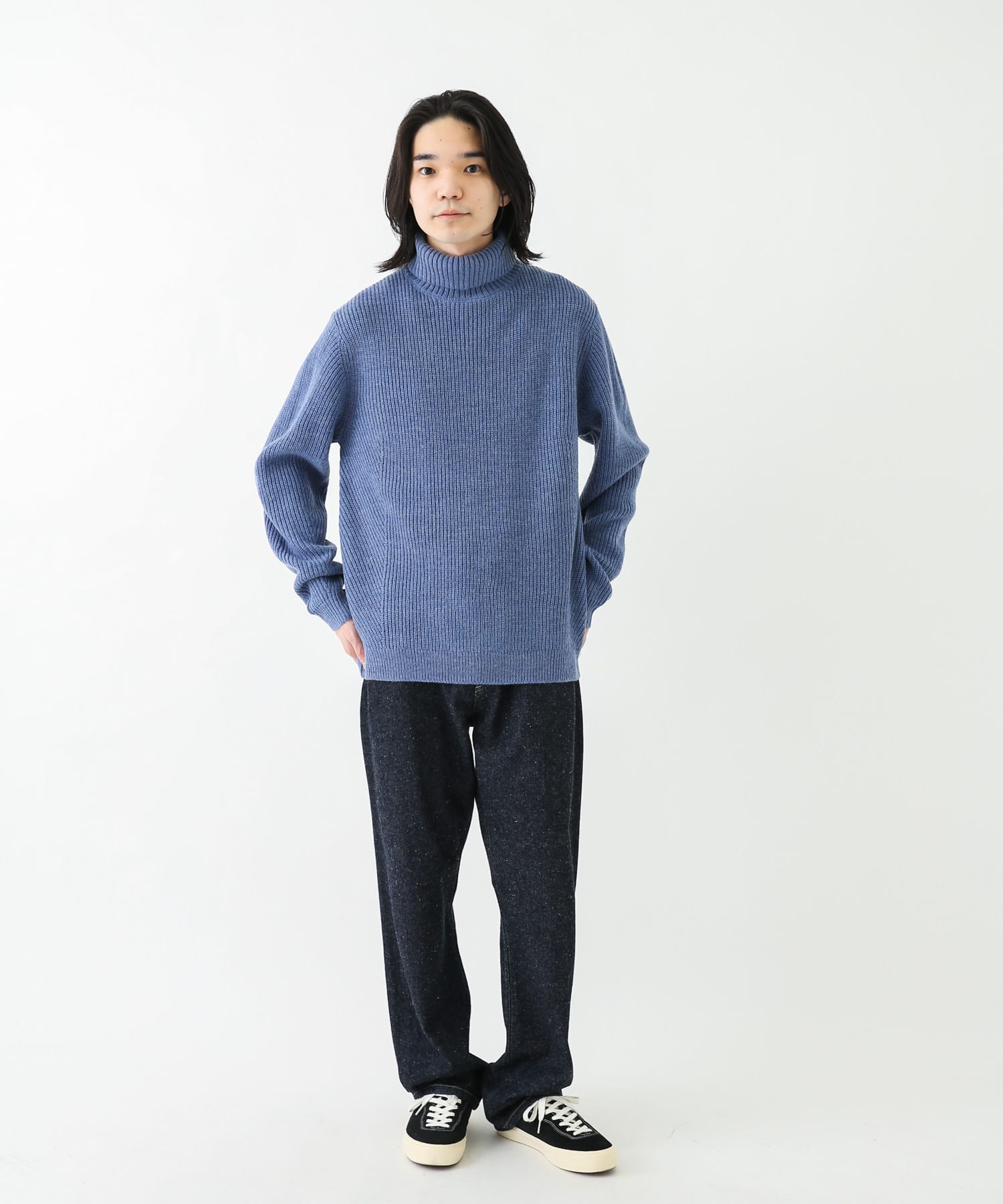 ブルー