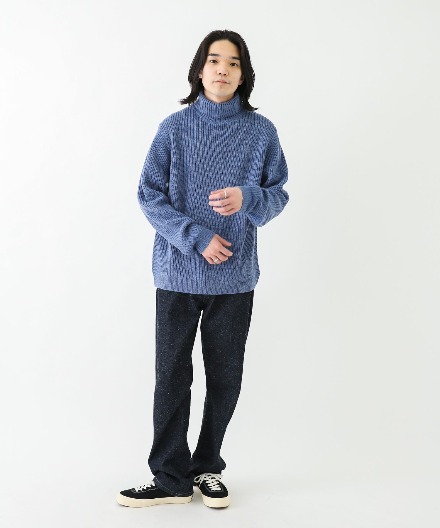 ブルー