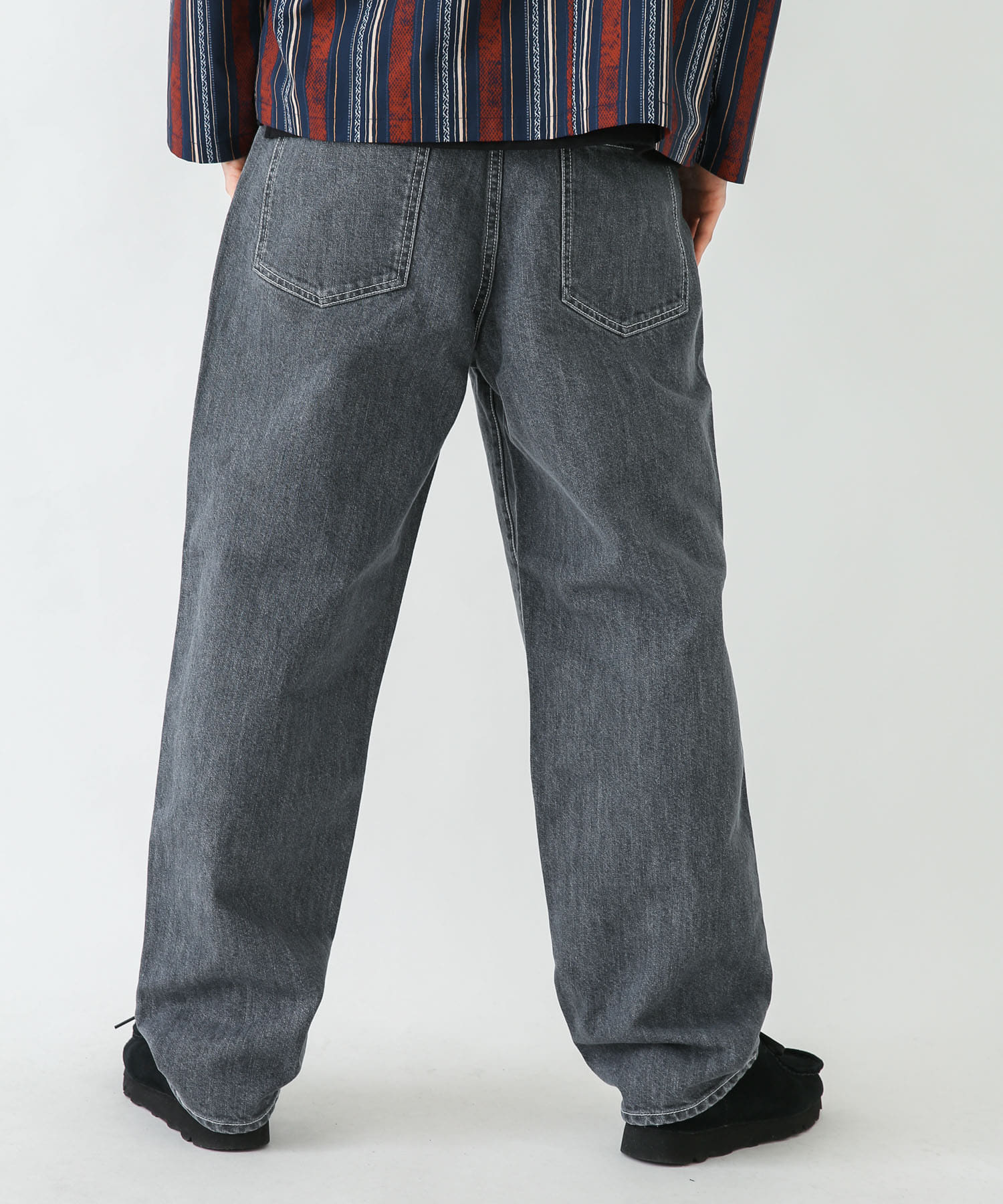 身長：180cm 体重：60kg サイズ：L