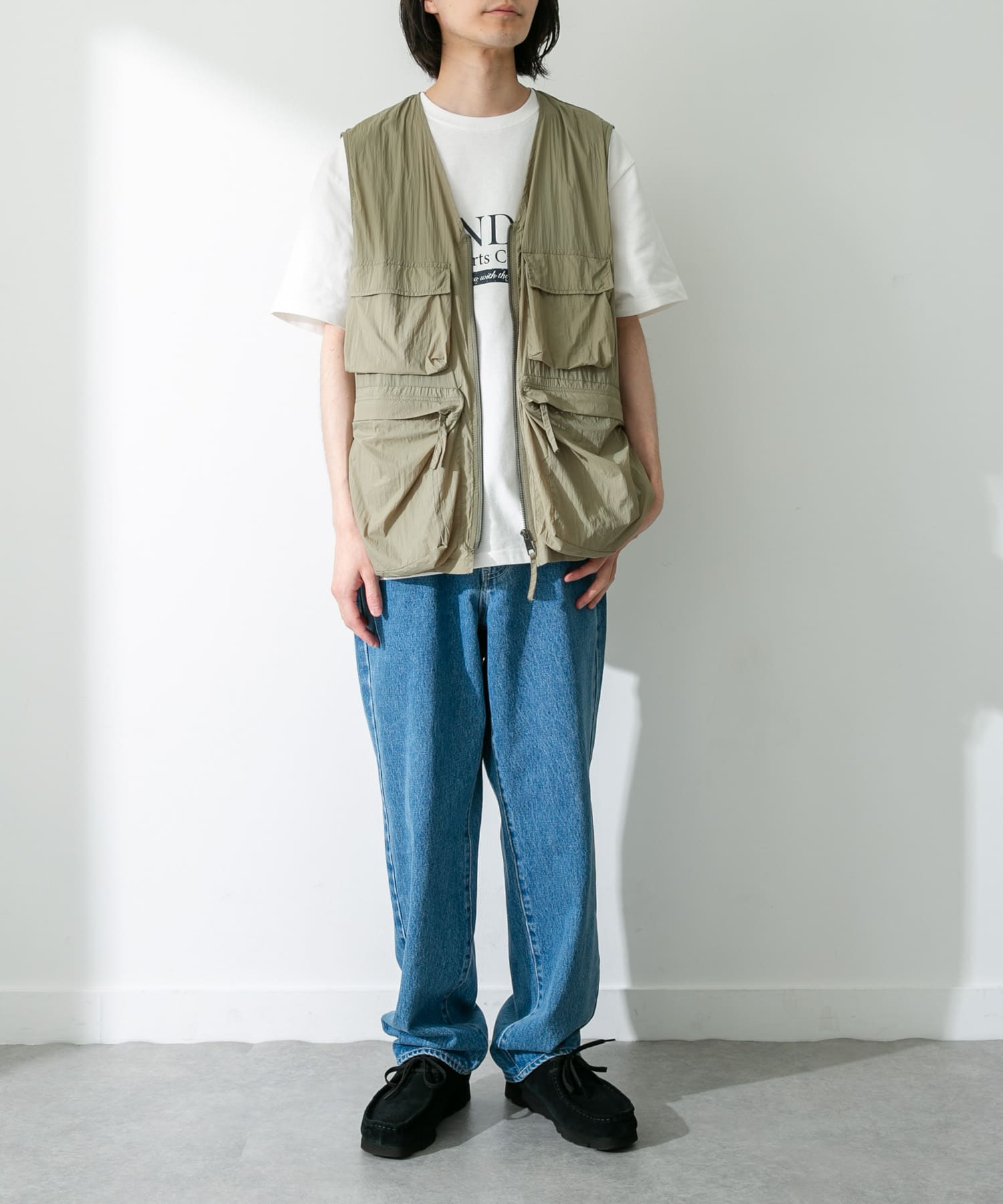 グレーカーキ