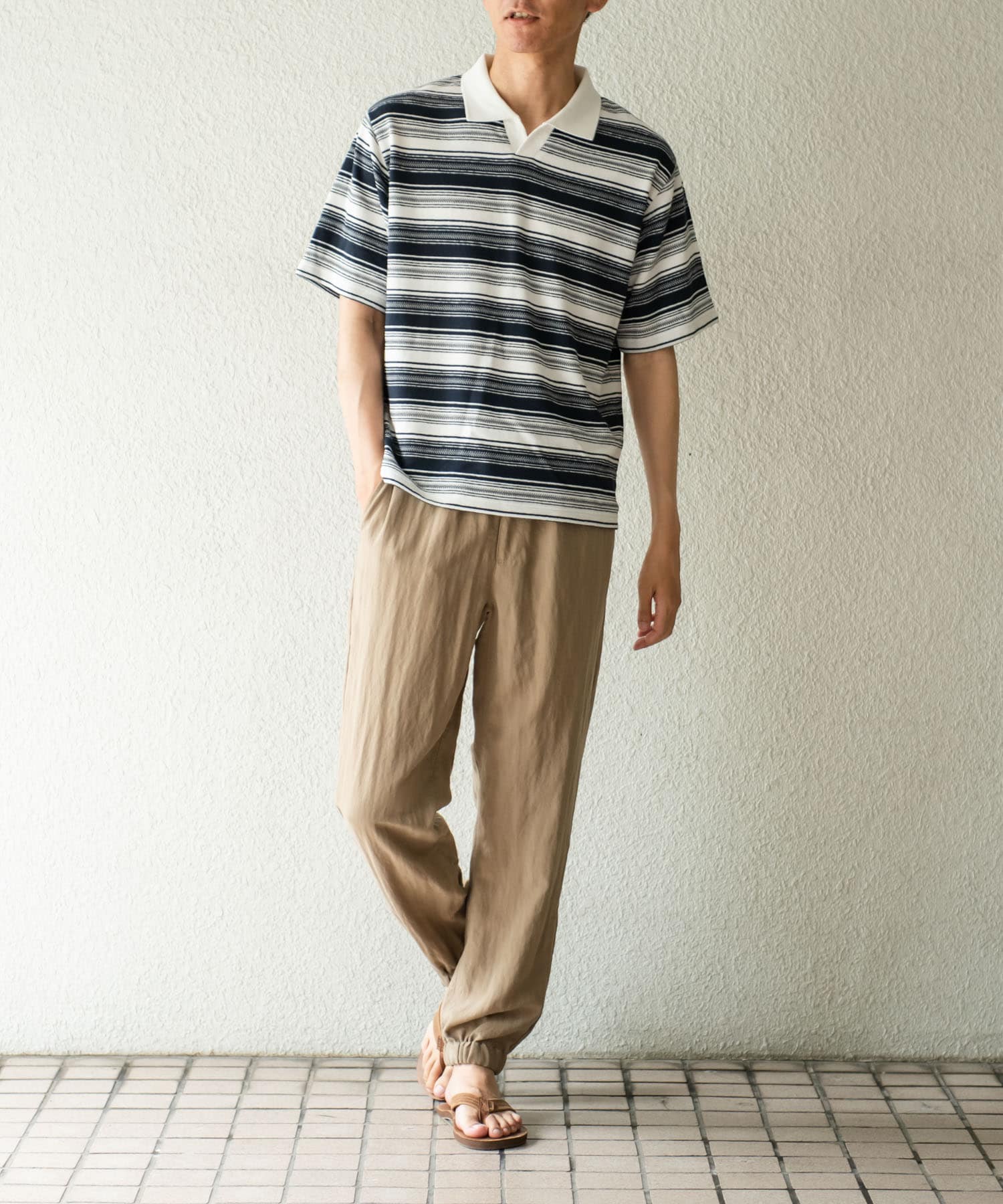 ベージュ