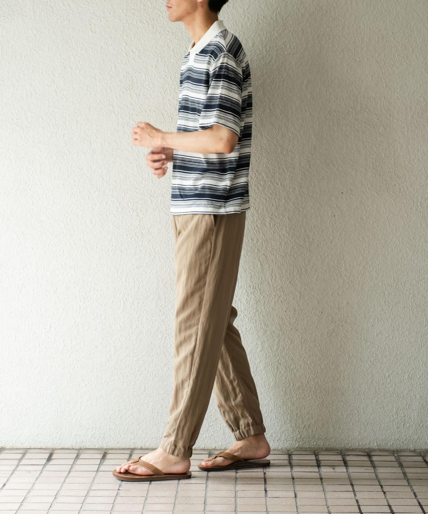 ベージュ