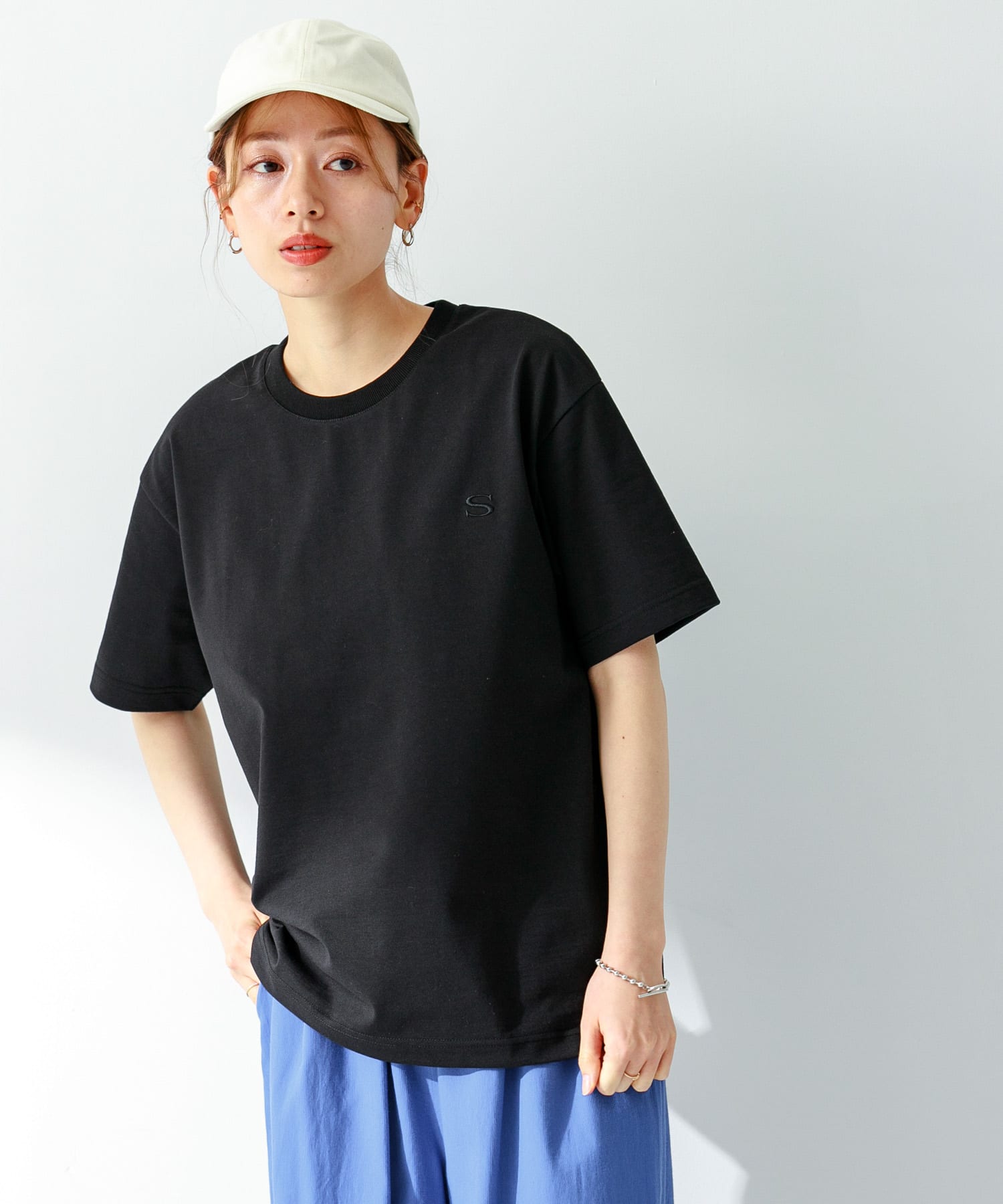 ブラック
