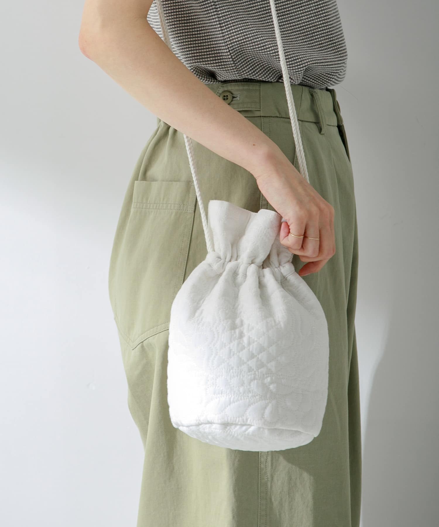 エンブロイダリーコットンポシェット