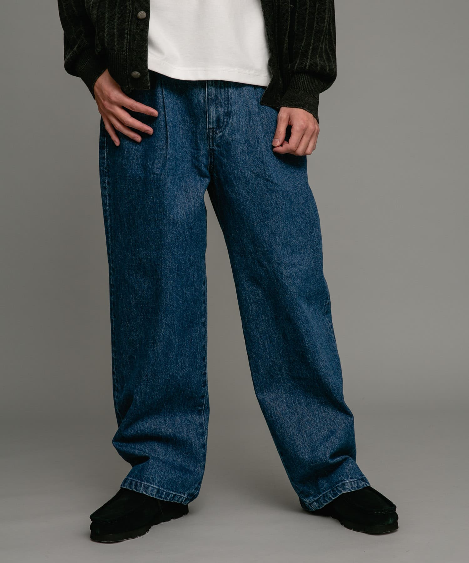 身長：180cm 体重：60kg サイズ：L