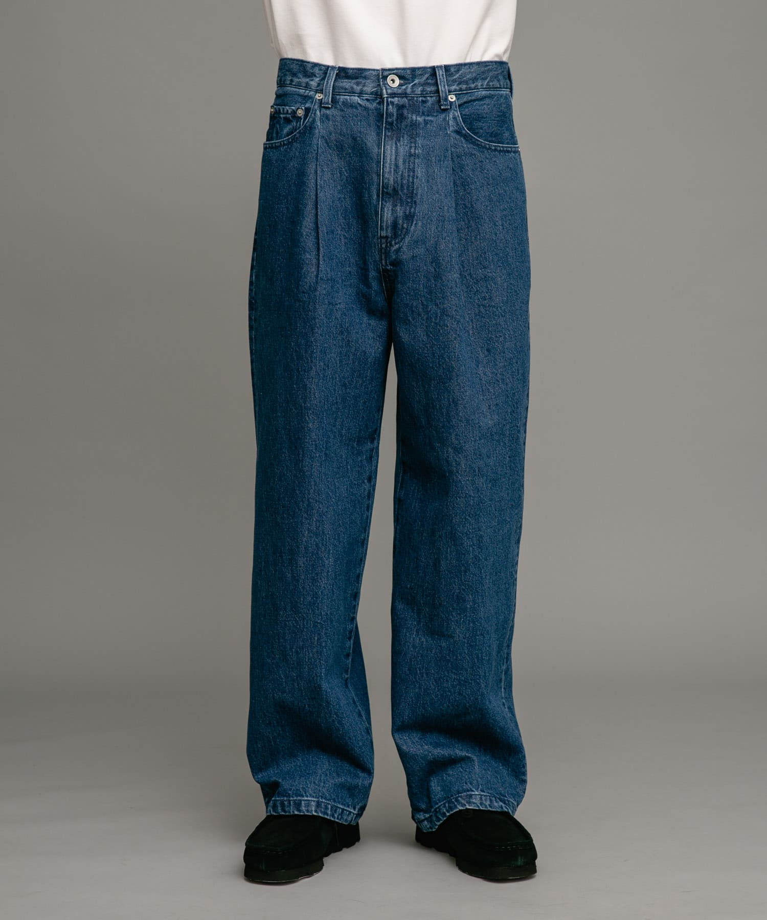 身長：180cm 体重：60kg サイズ：L