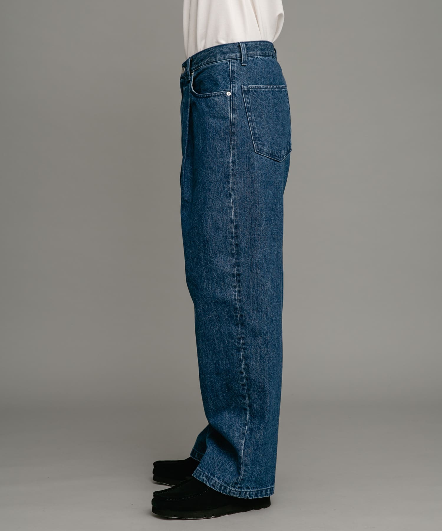 身長：180cm 体重：60kg サイズ：L