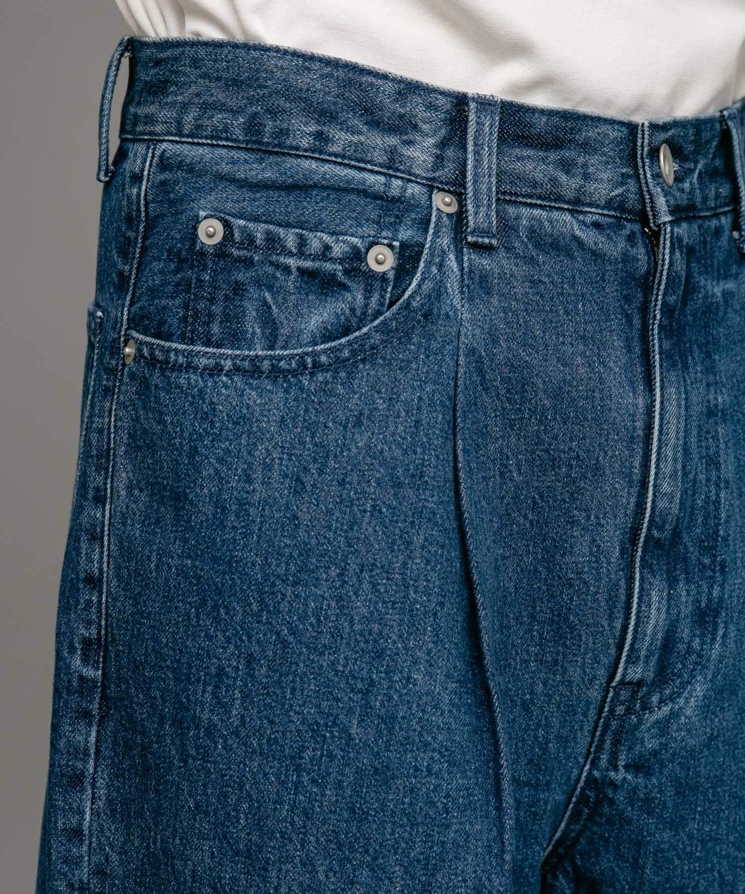 身長：180cm 体重：60kg サイズ：L