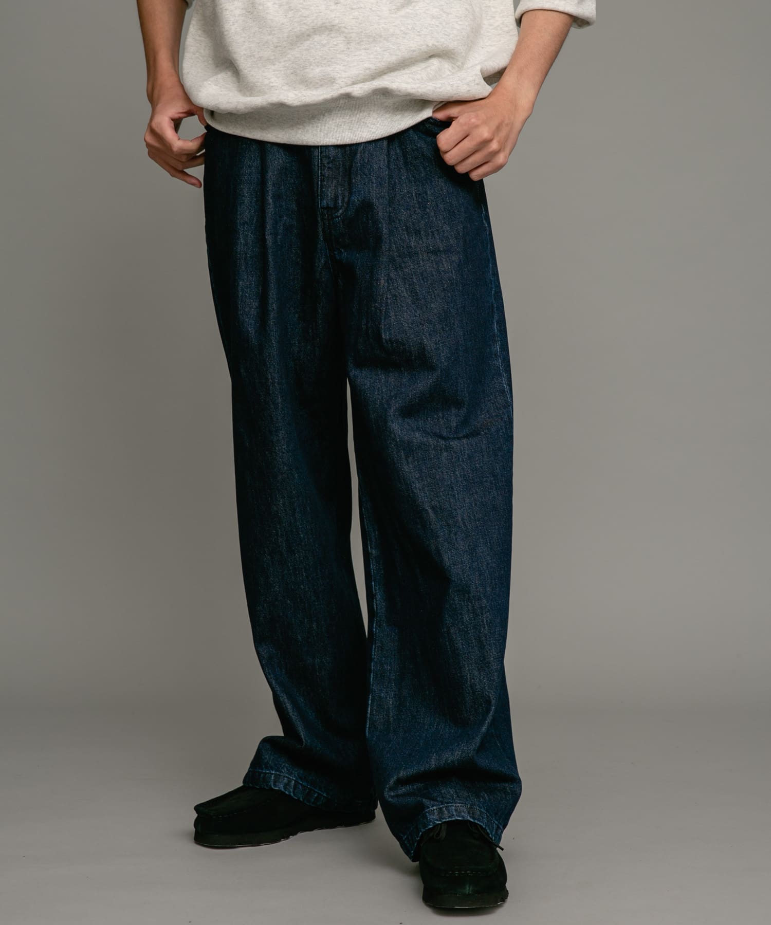 身長：180cm 体重：60kg サイズ：L