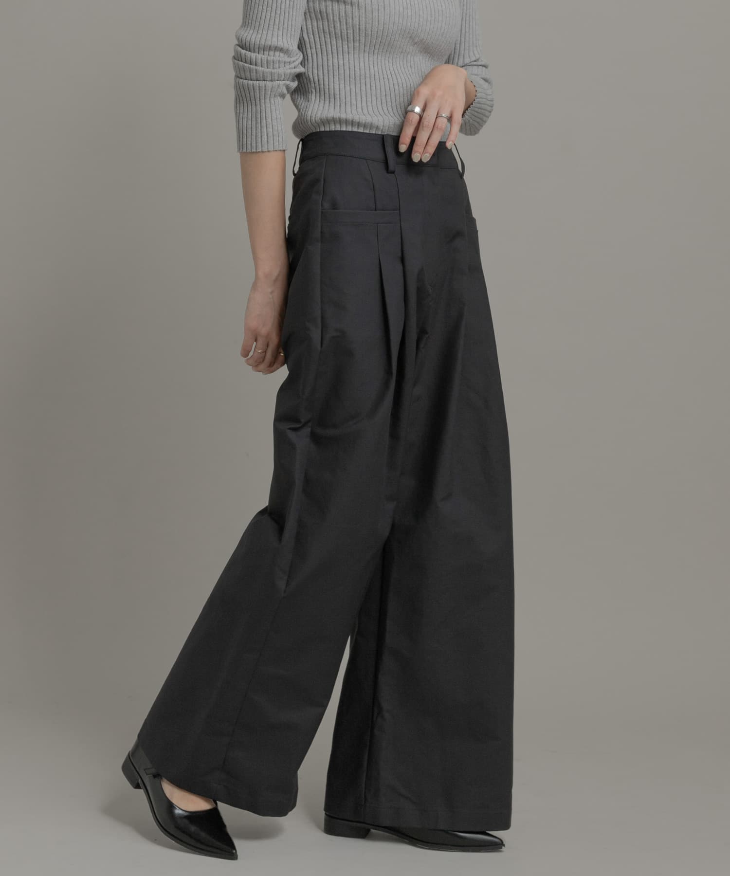 身長：164cm サイズ：38