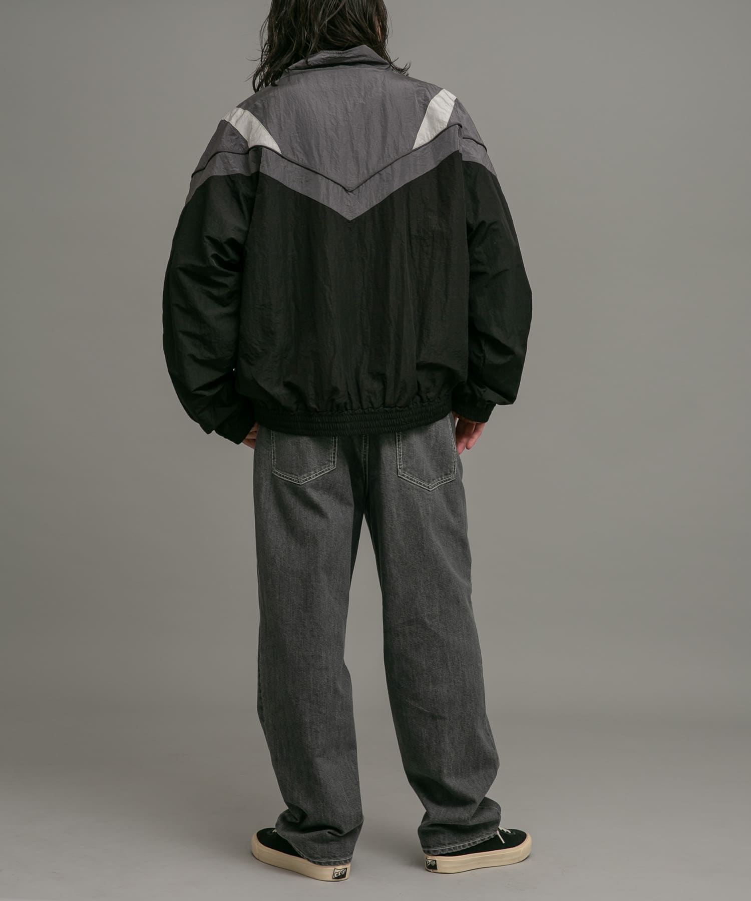 身長：180cm 体重：60kg サイズ：L