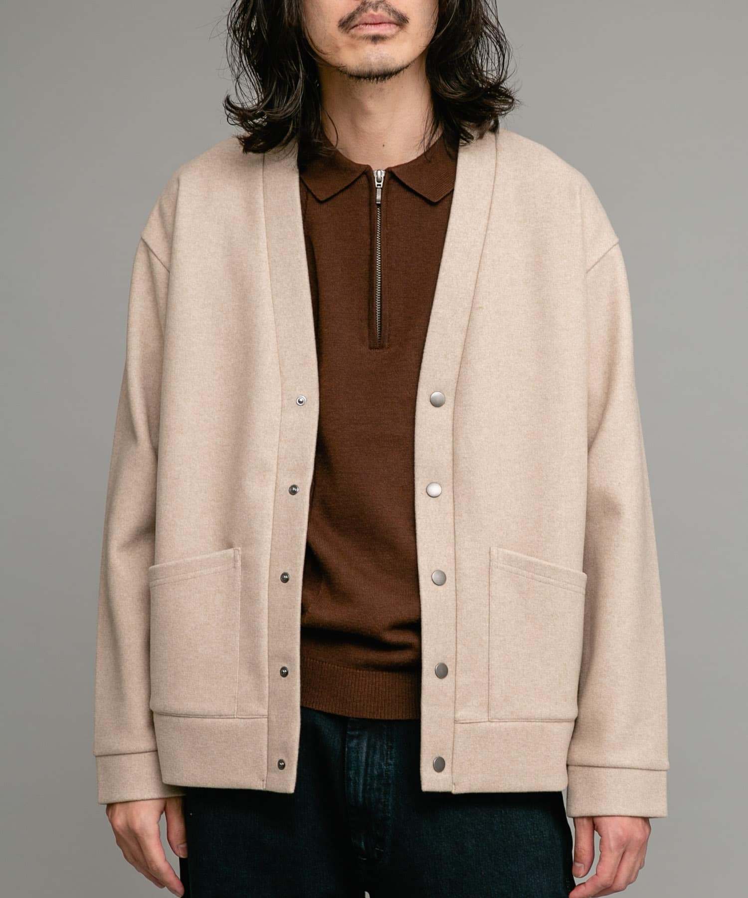 ライトベージュ