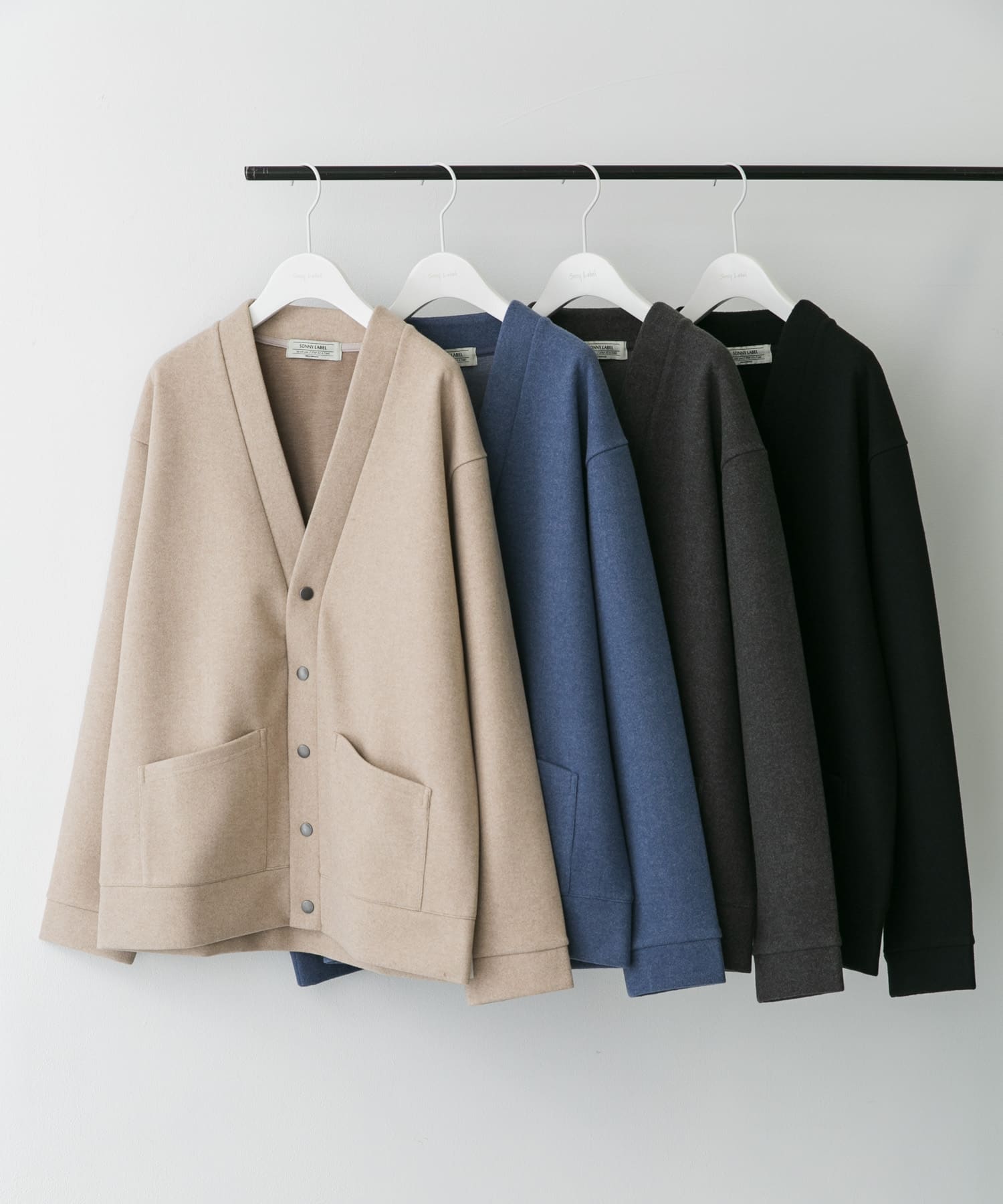 ライトベージュ