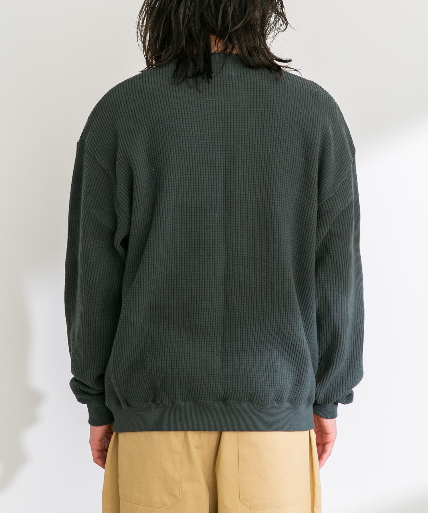 身長：180cm 体重：60kg サイズ：L