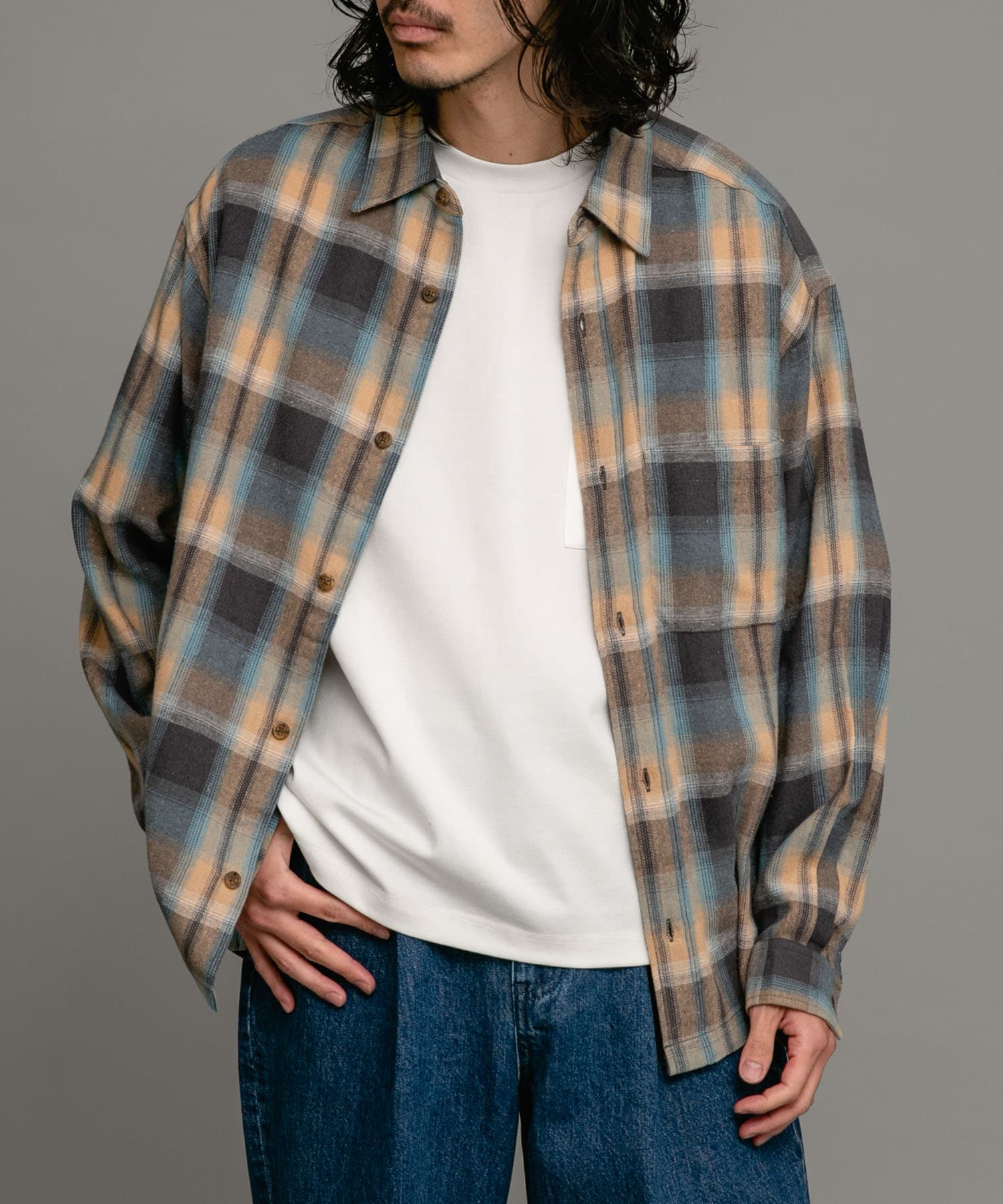 身長：180cm 体重：60kg サイズ：L