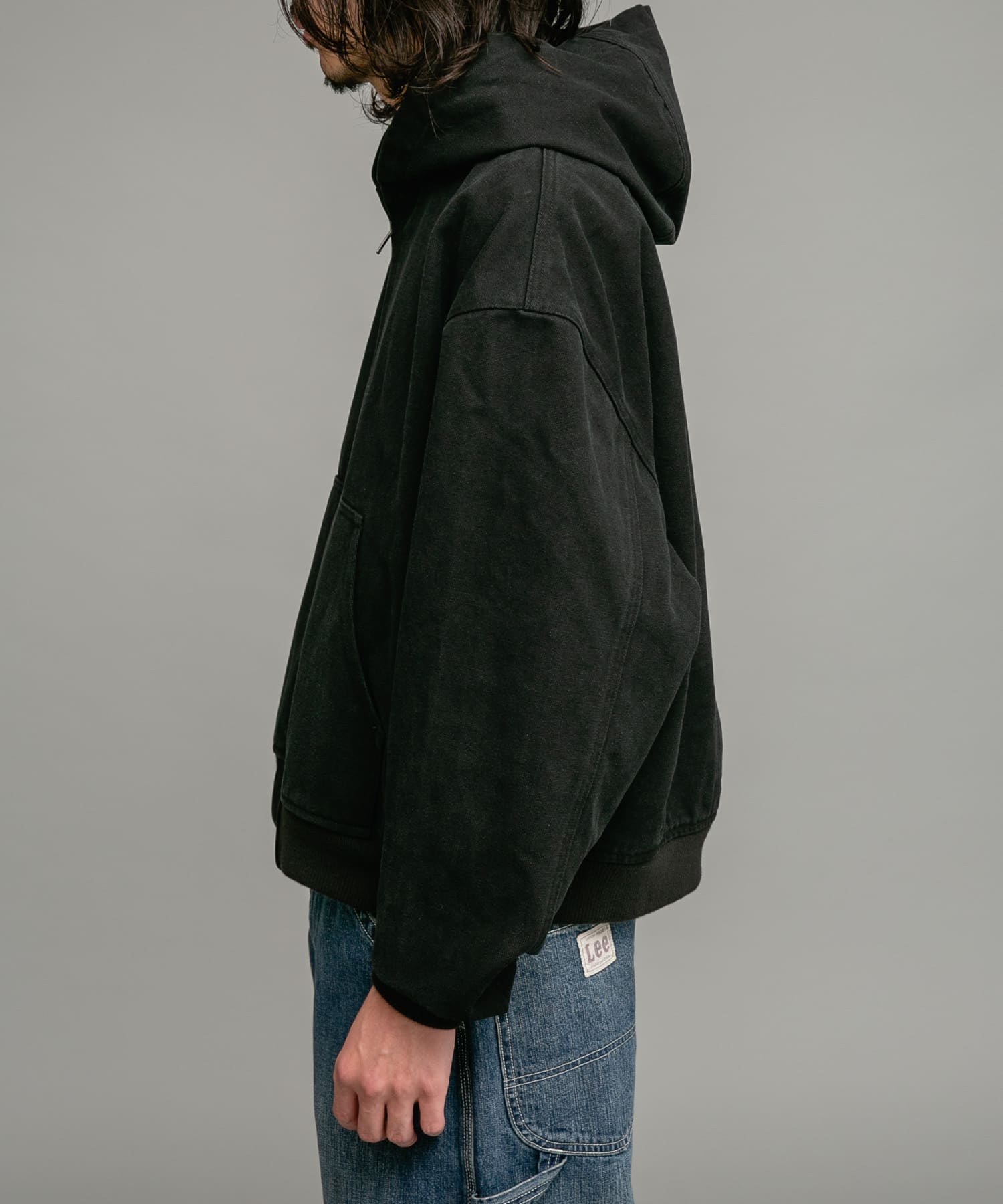 身長：180cm 体重：60kg サイズ：L