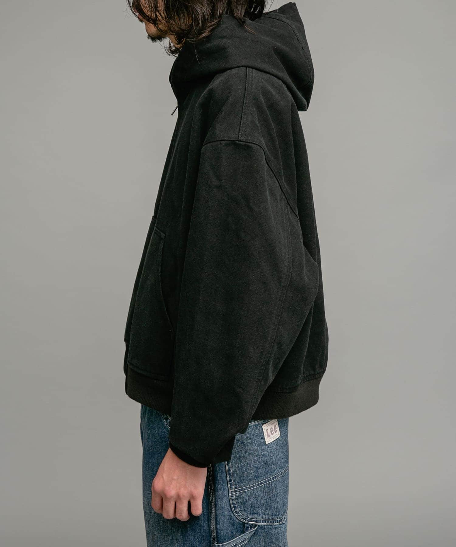 身長：180cm 体重：60kg サイズ：L