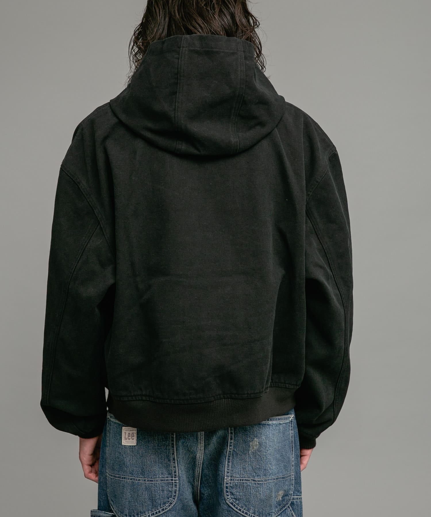 身長：180cm 体重：60kg サイズ：L