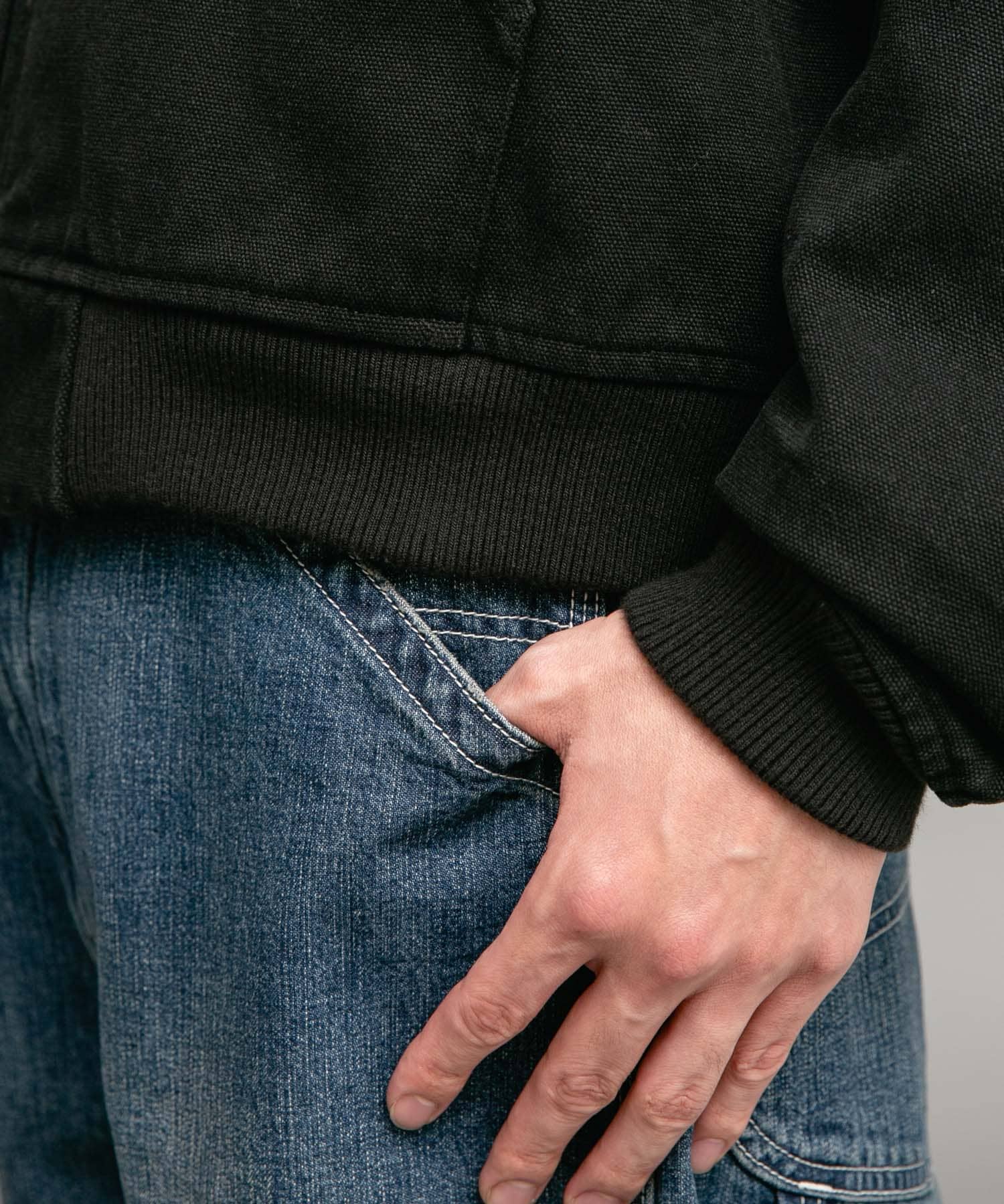 身長：180cm 体重：60kg サイズ：L