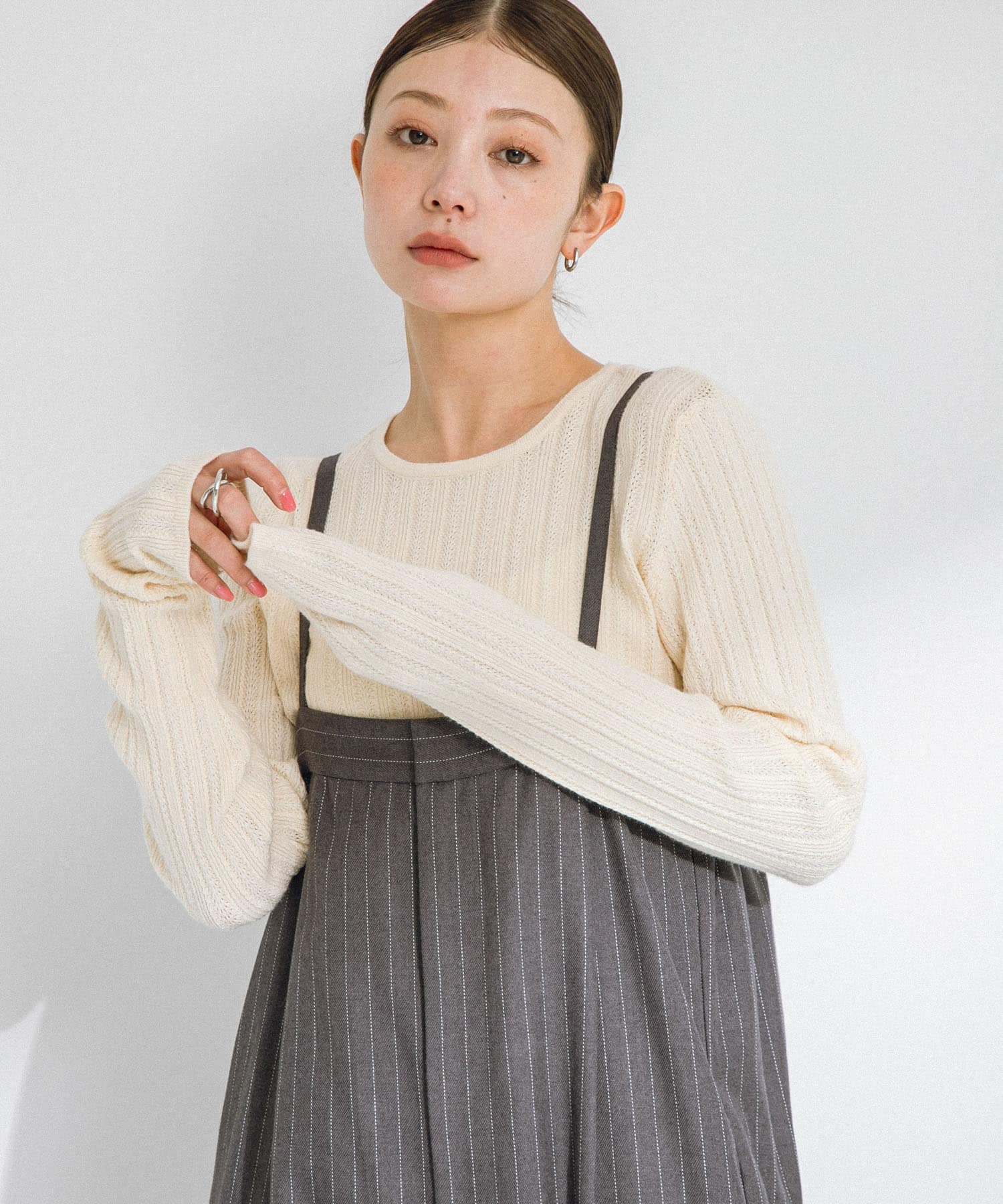 レース柄編みクルーネックニット