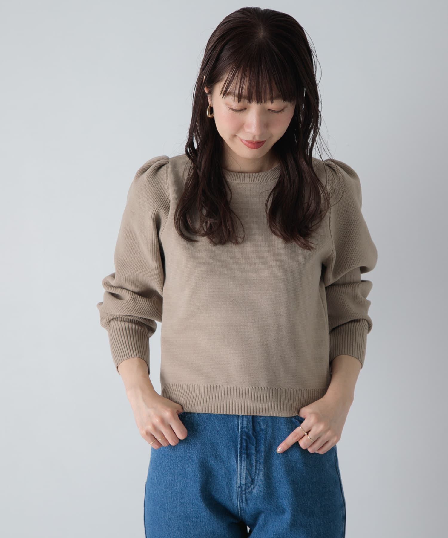 ベージュ