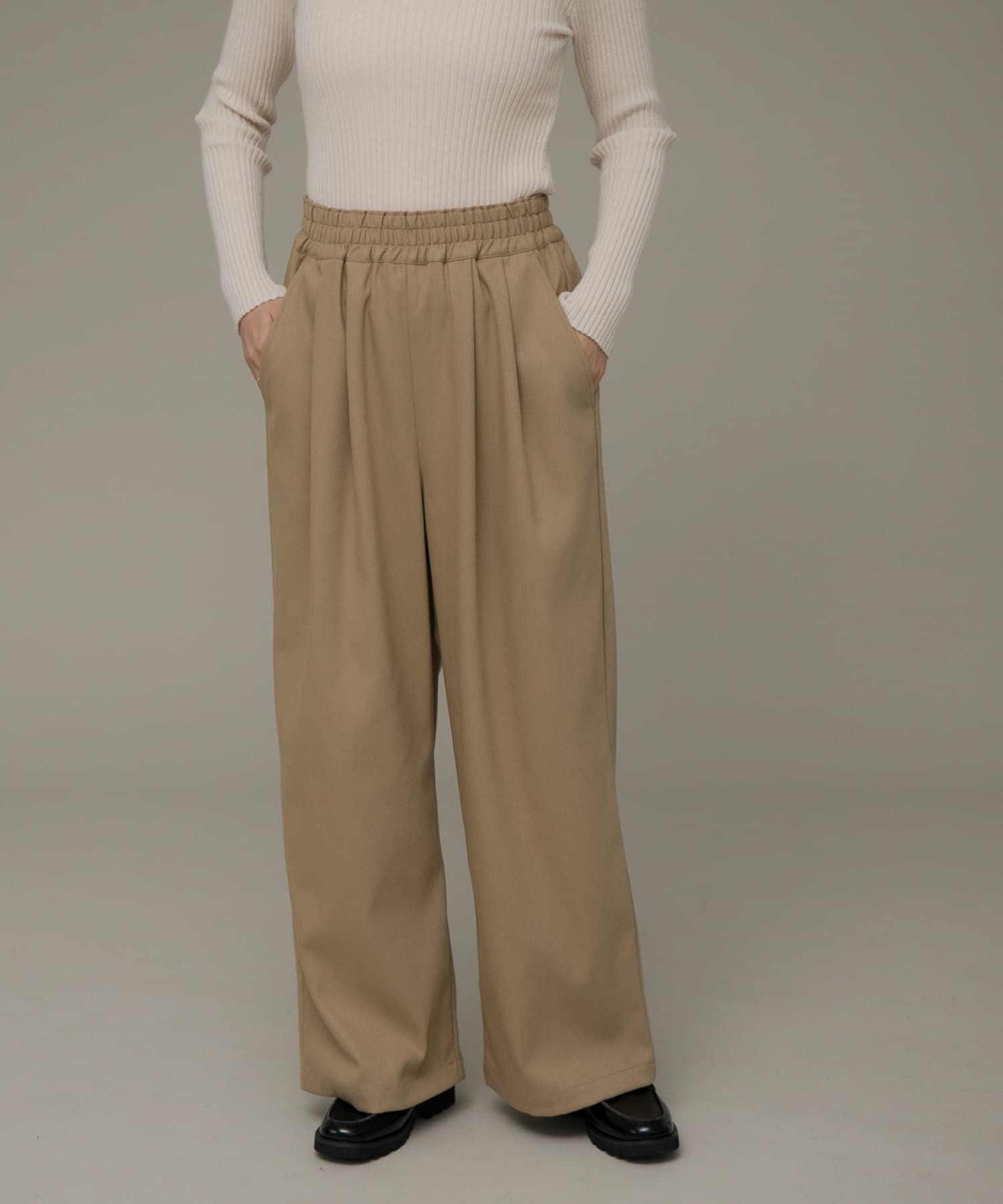 身長：164cm サイズ：38