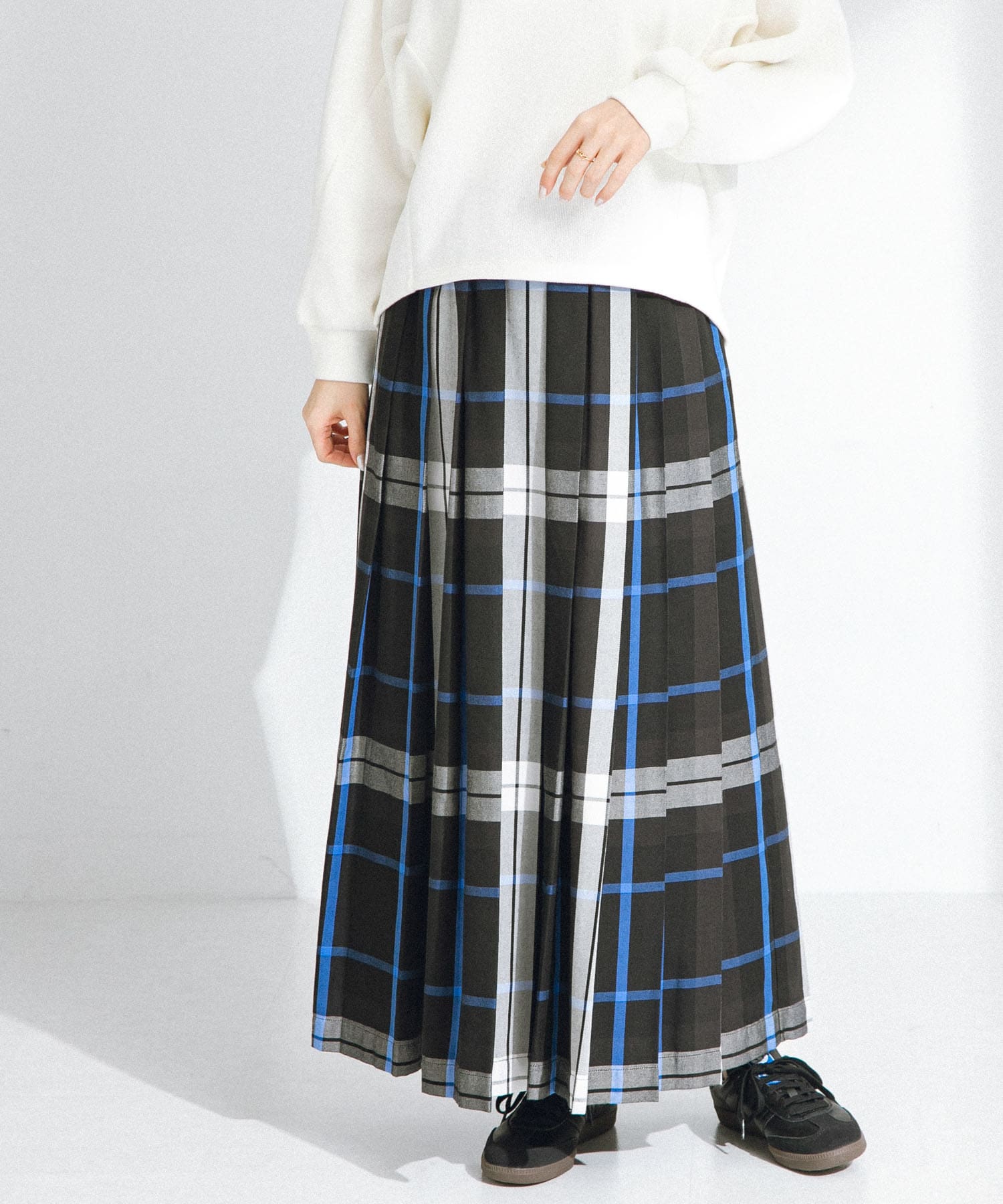 身長：164cm サイズ：38