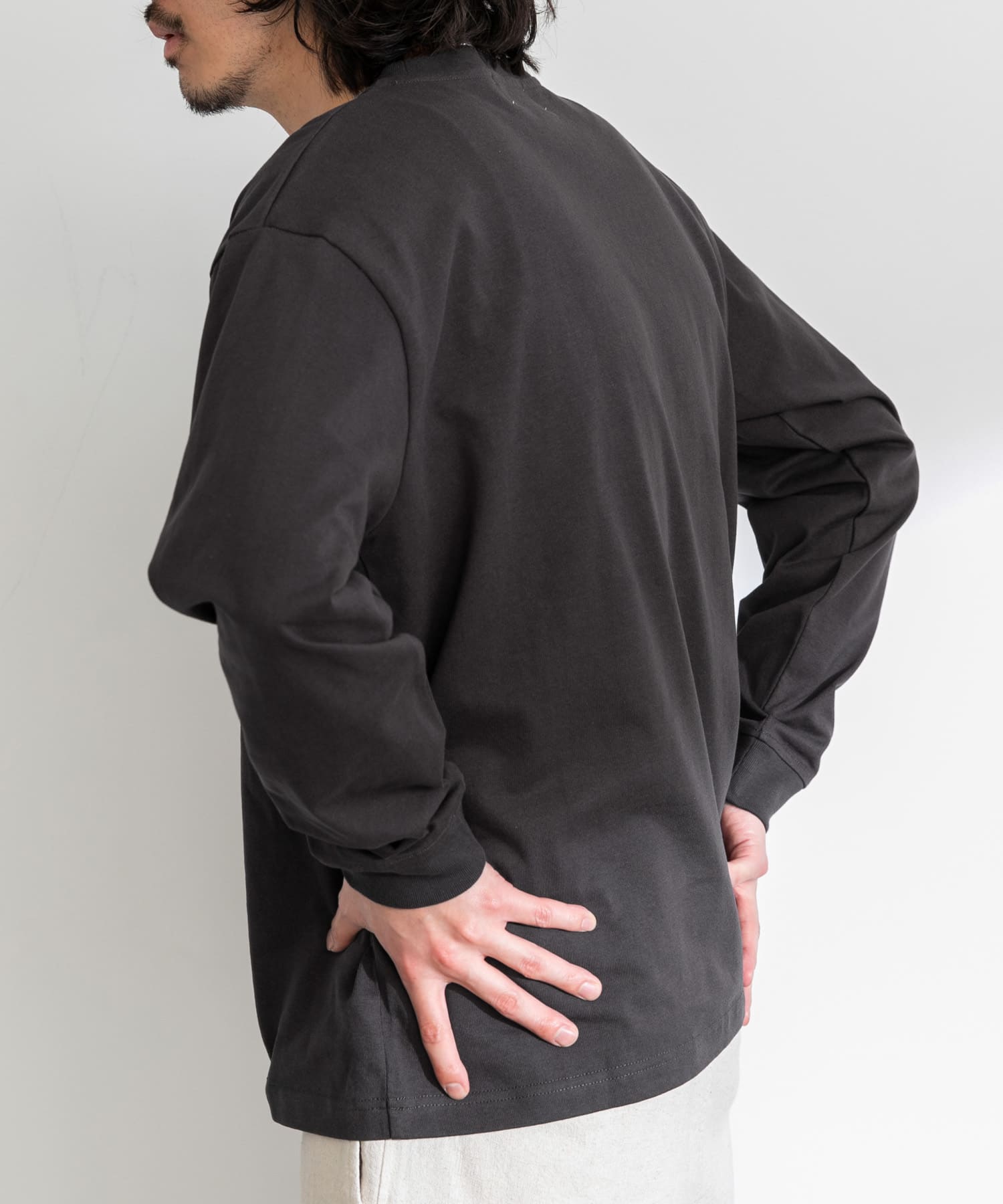 身長：180cm 体重：60kg サイズ：L