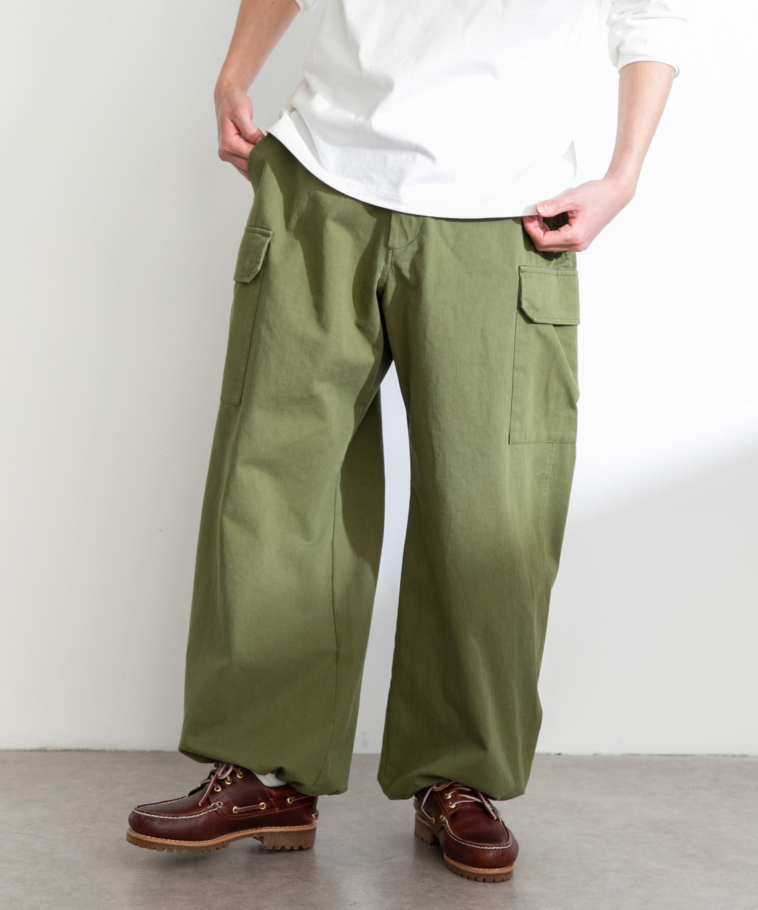 MADISONBLUE カーゴパンツ カーキ
CARGO PANTS L．BS． MADISONBLUE(マディソンブルー)のCARGO PANTS L．BS．通販